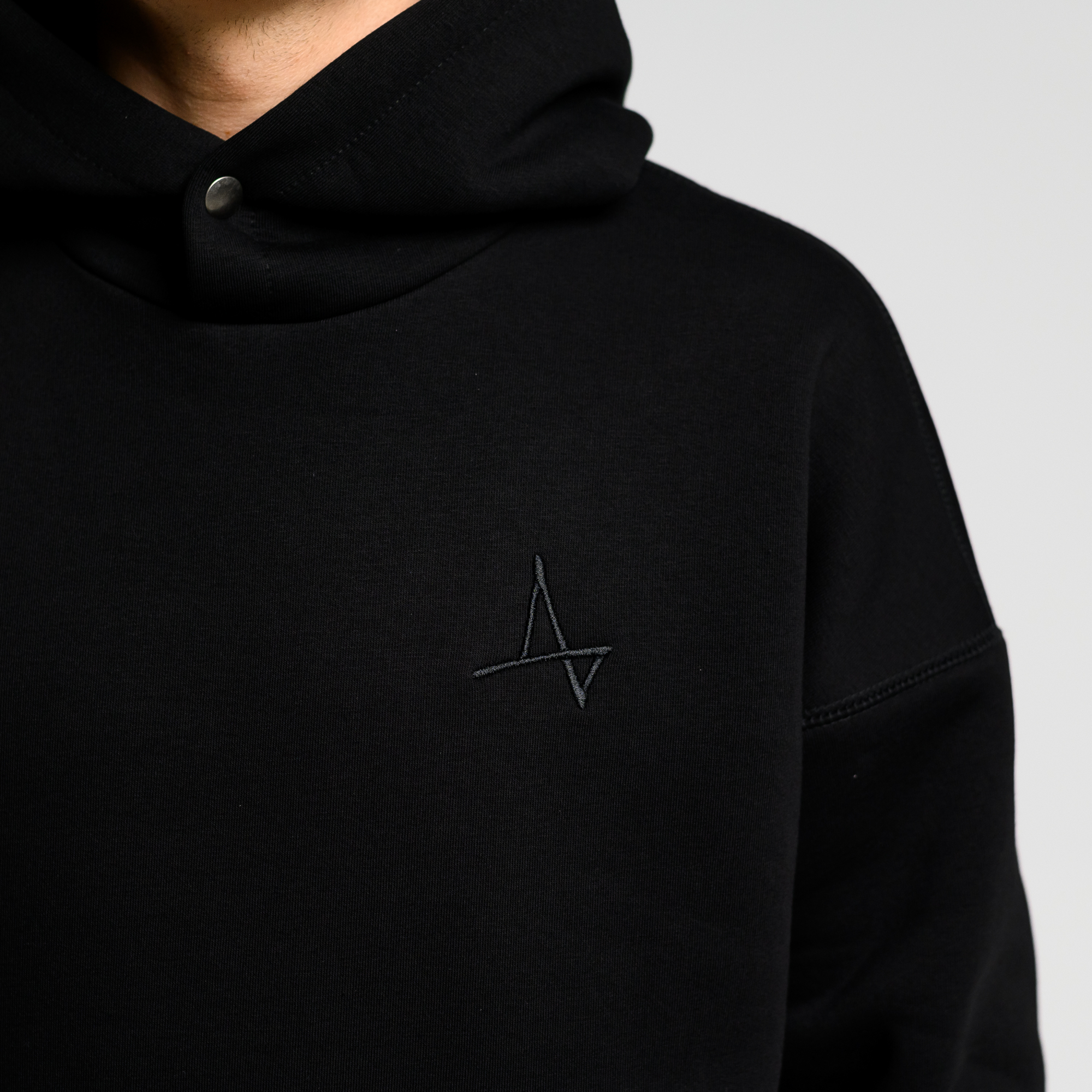 Утеплённое худи Simple c кнопкой