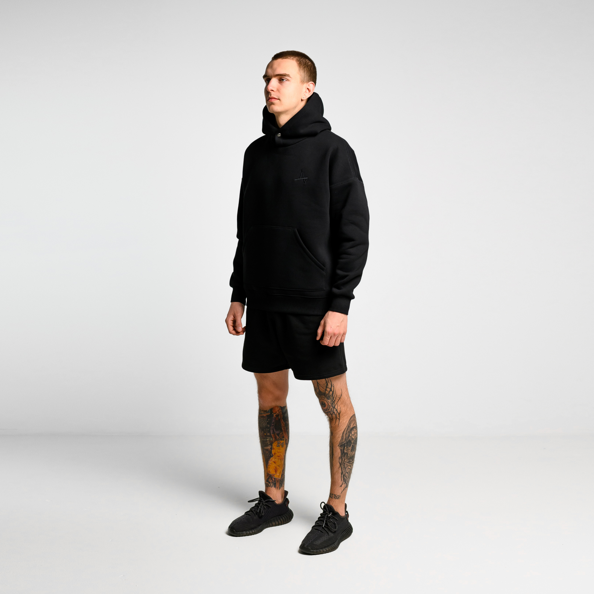 Утеплённое худи Simple c кнопкой