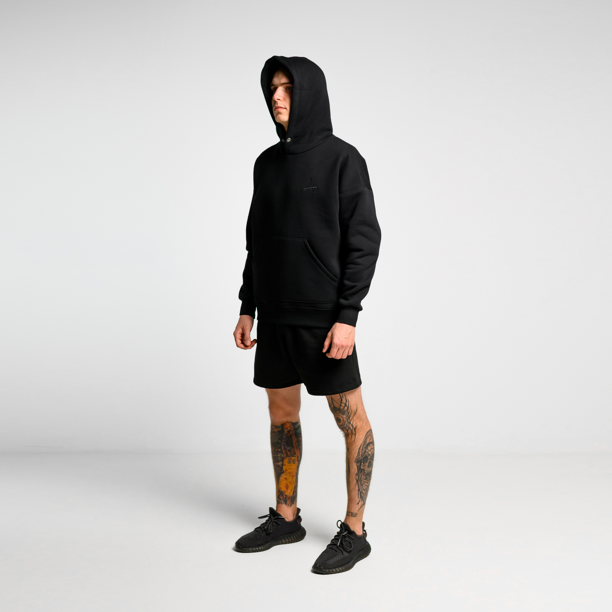 Утеплённое худи Simple c кнопкой