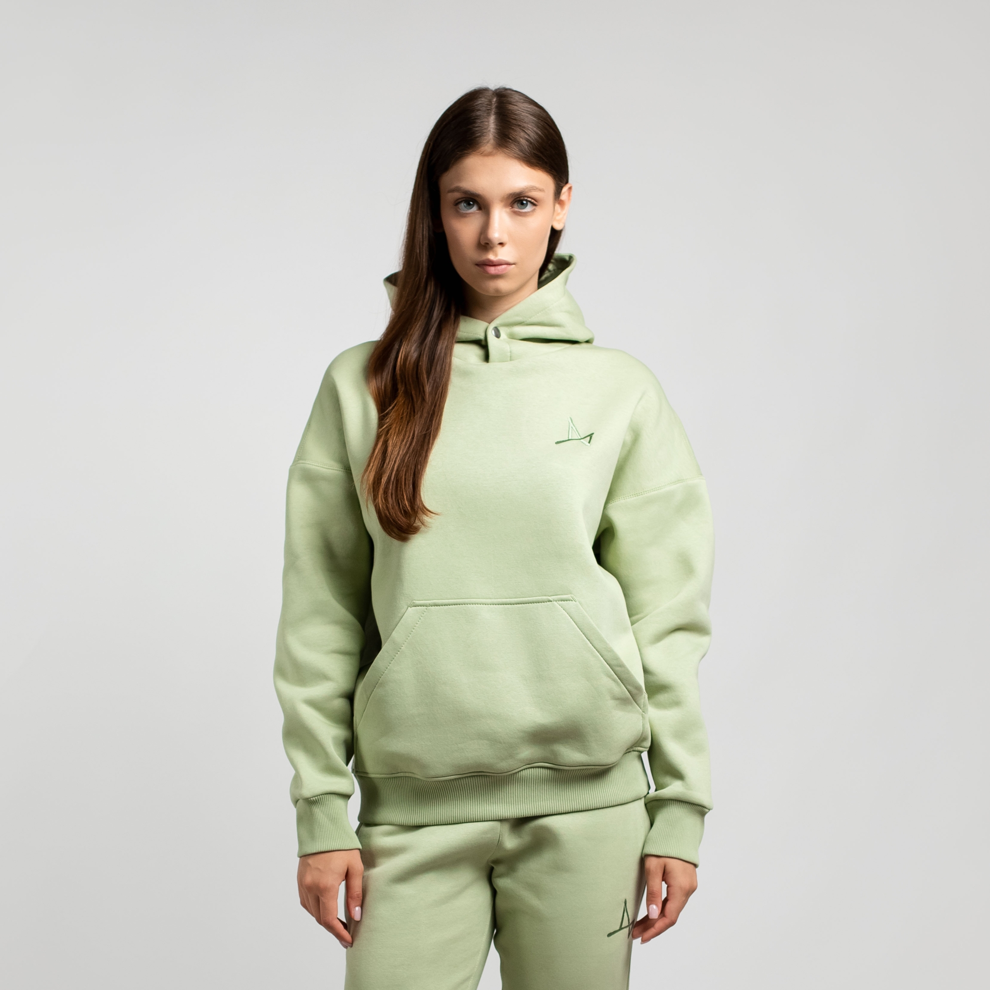 Утеплённое худи с кнопкой