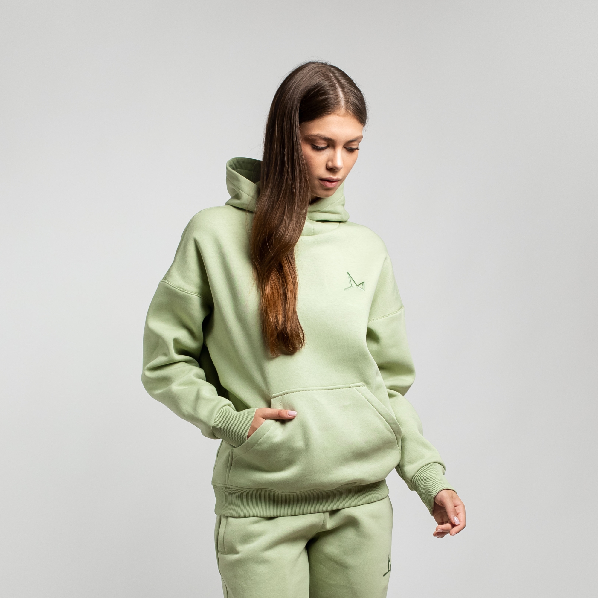 Утеплённое худи с кнопкой