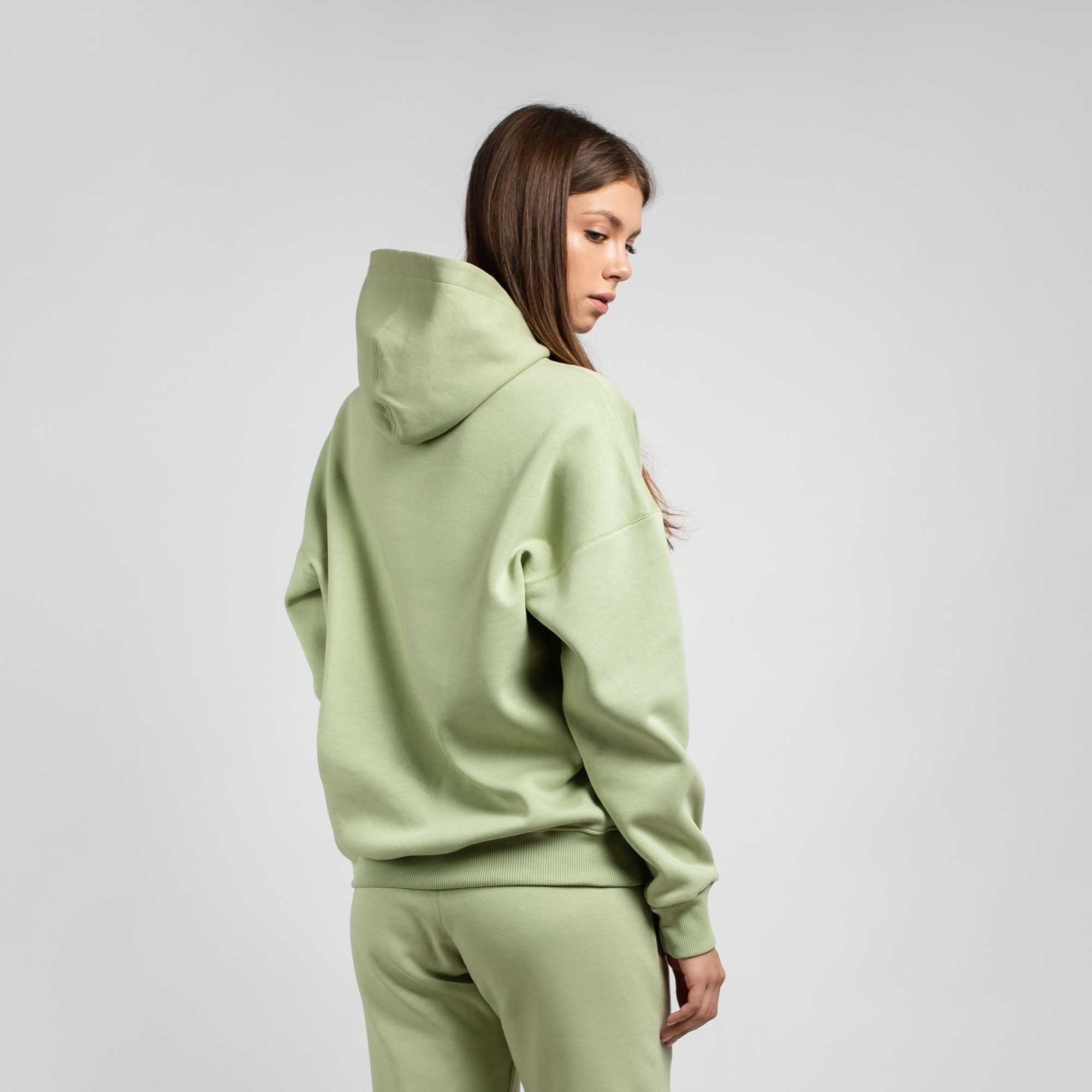 Утеплённое худи с кнопкой