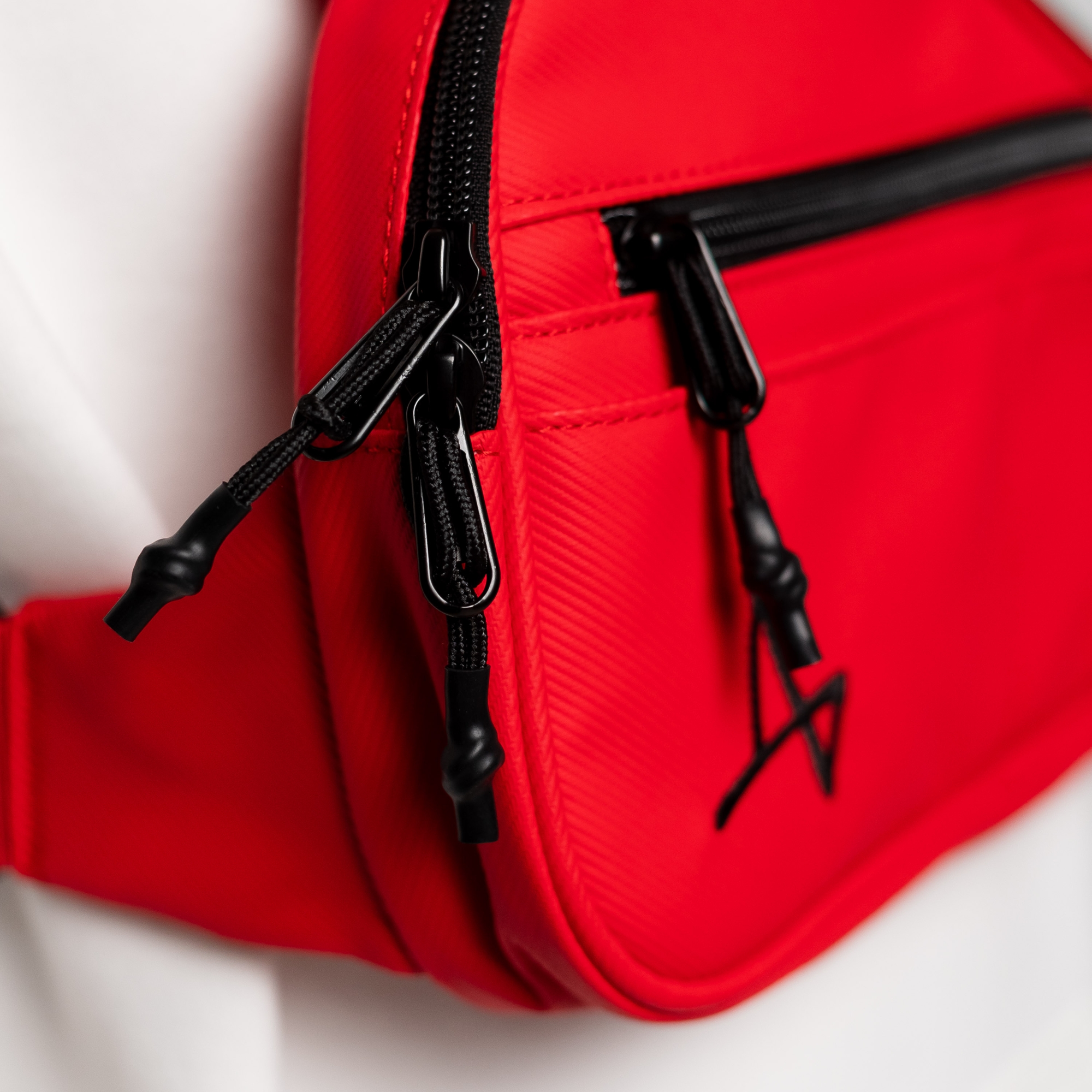 Нагрудная сумка