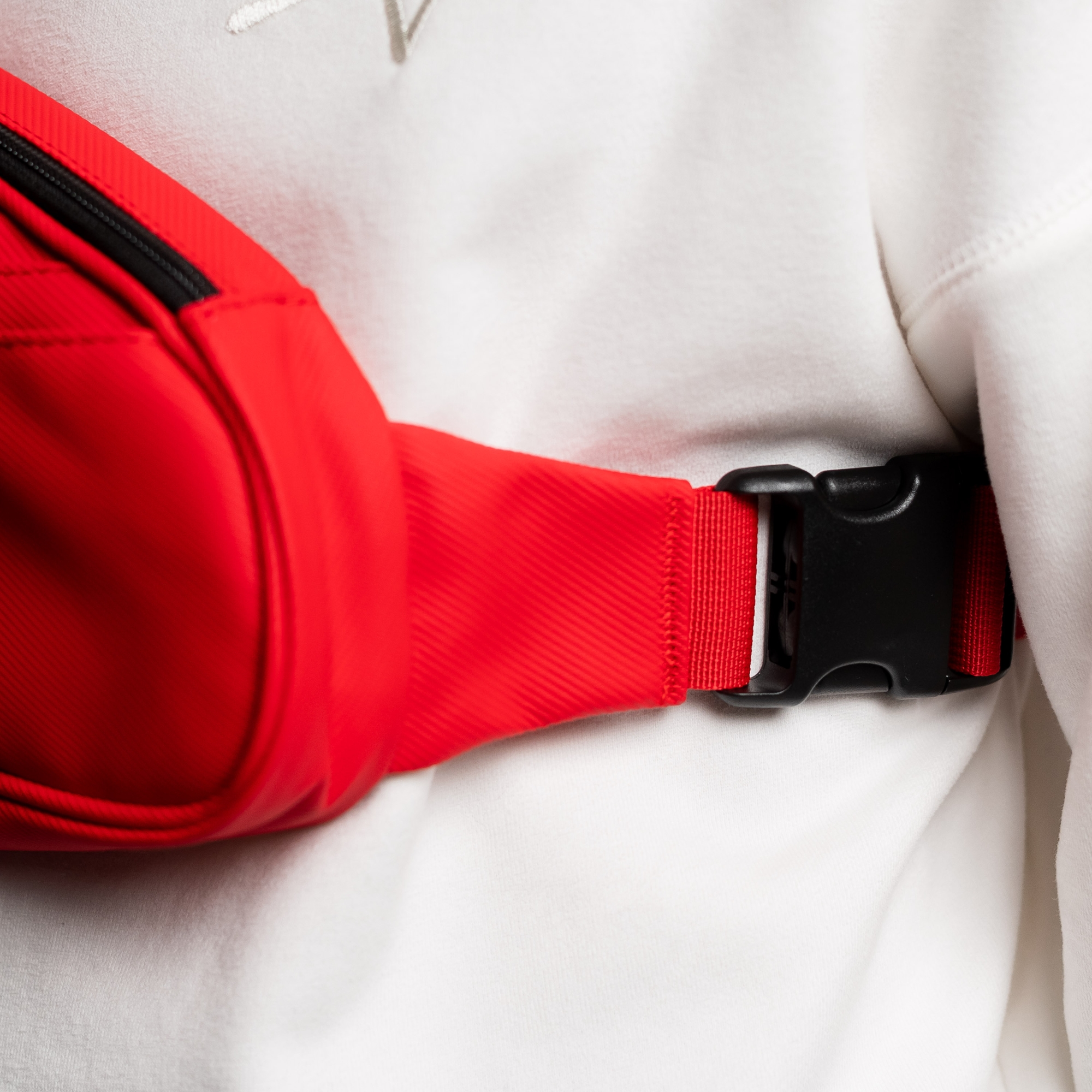 Нагрудная сумка