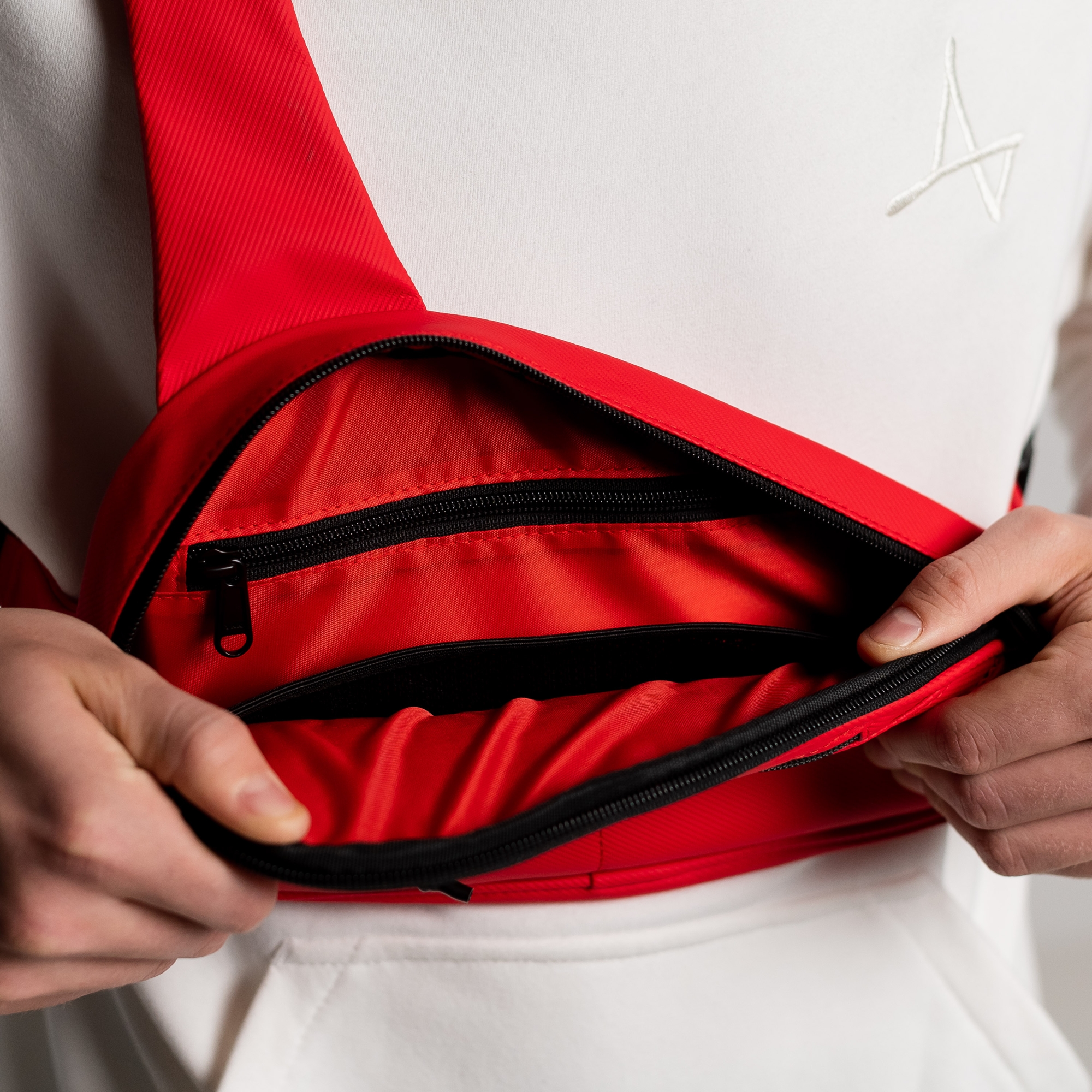 Нагрудная сумка