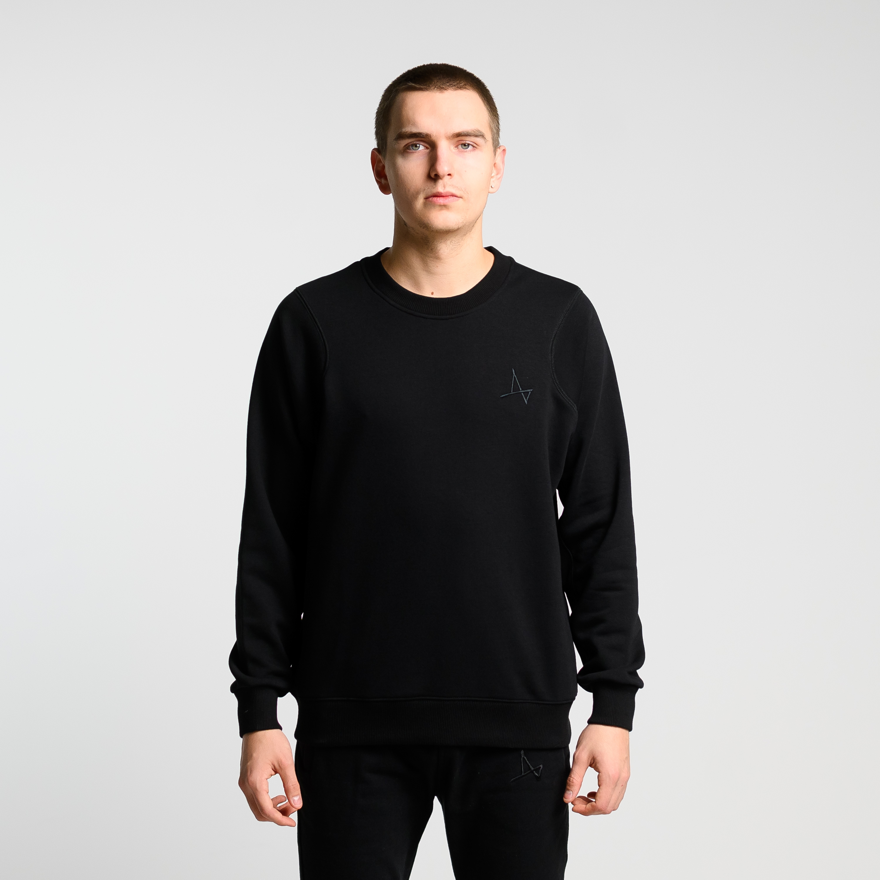 

Свитшот Simple, Черный