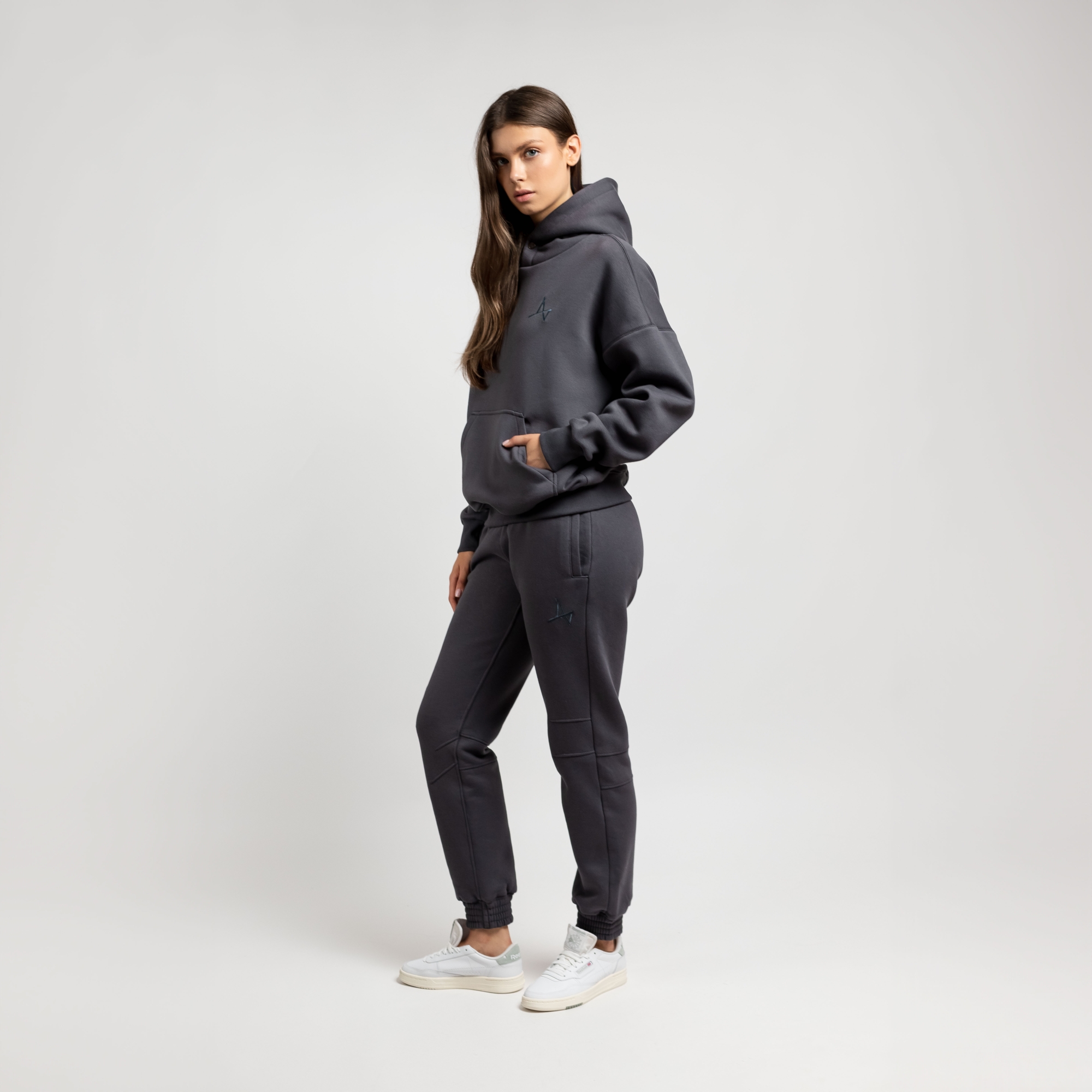 Утеплённое худи с кнопкой