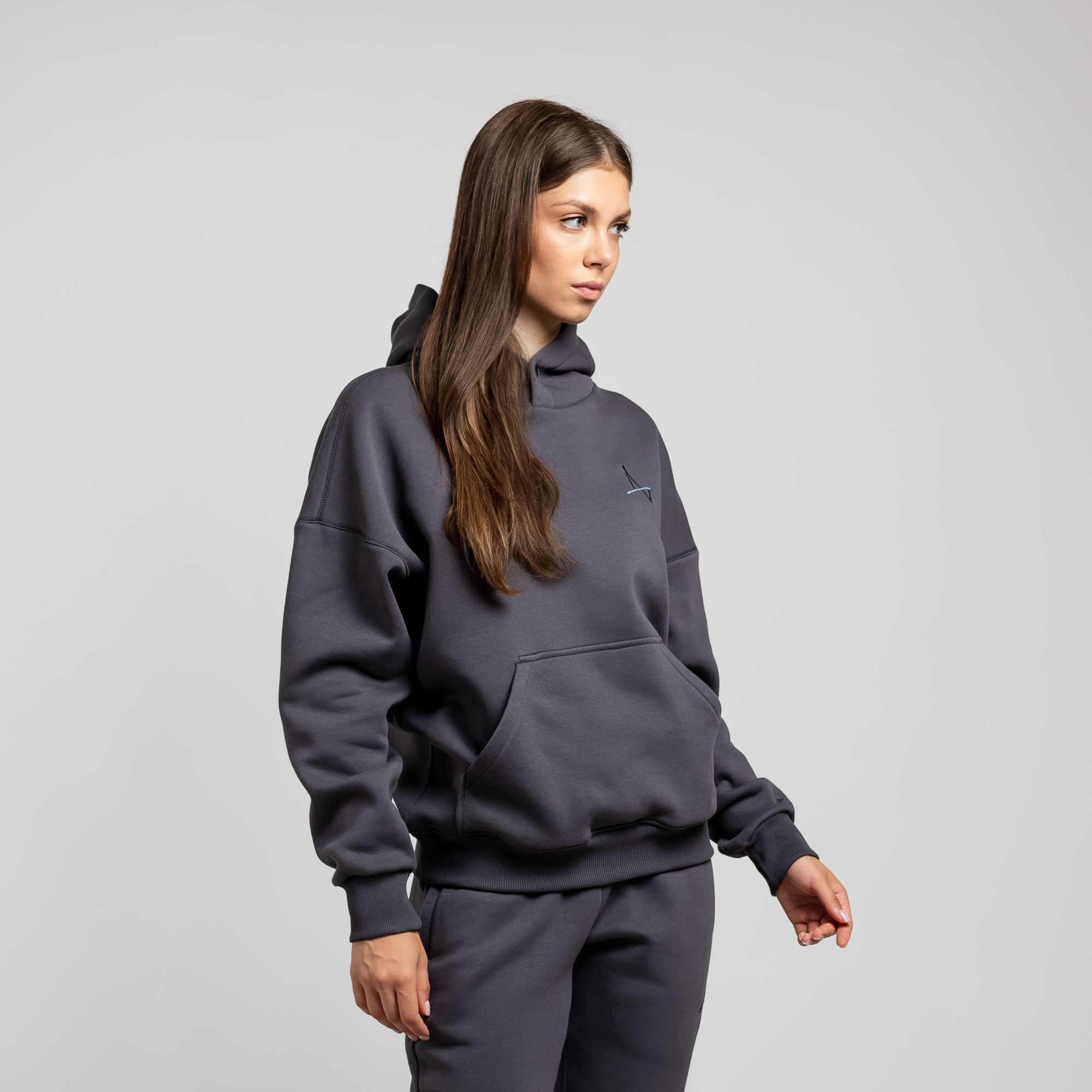 Утеплённое худи с кнопкой