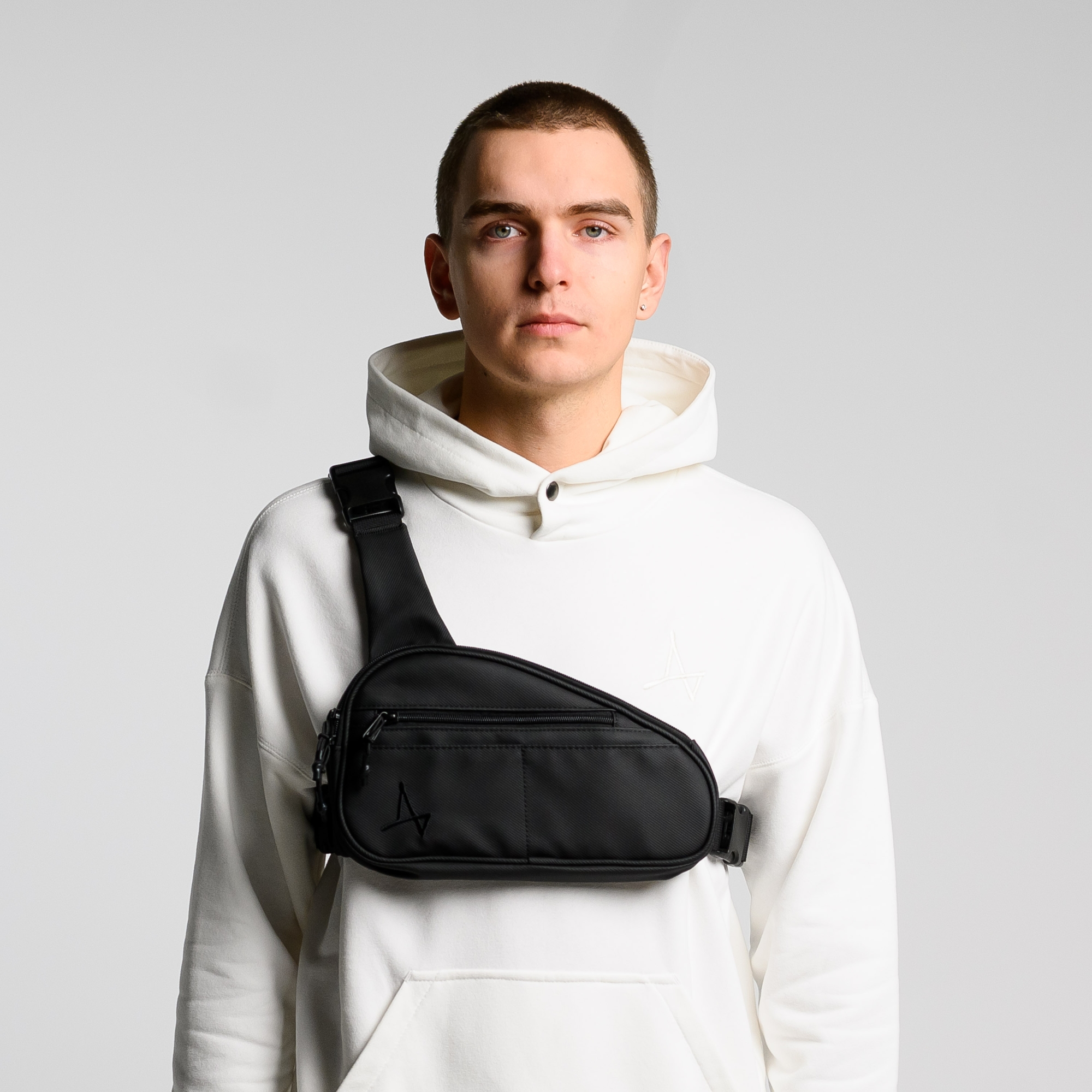 Нагрудная сумка