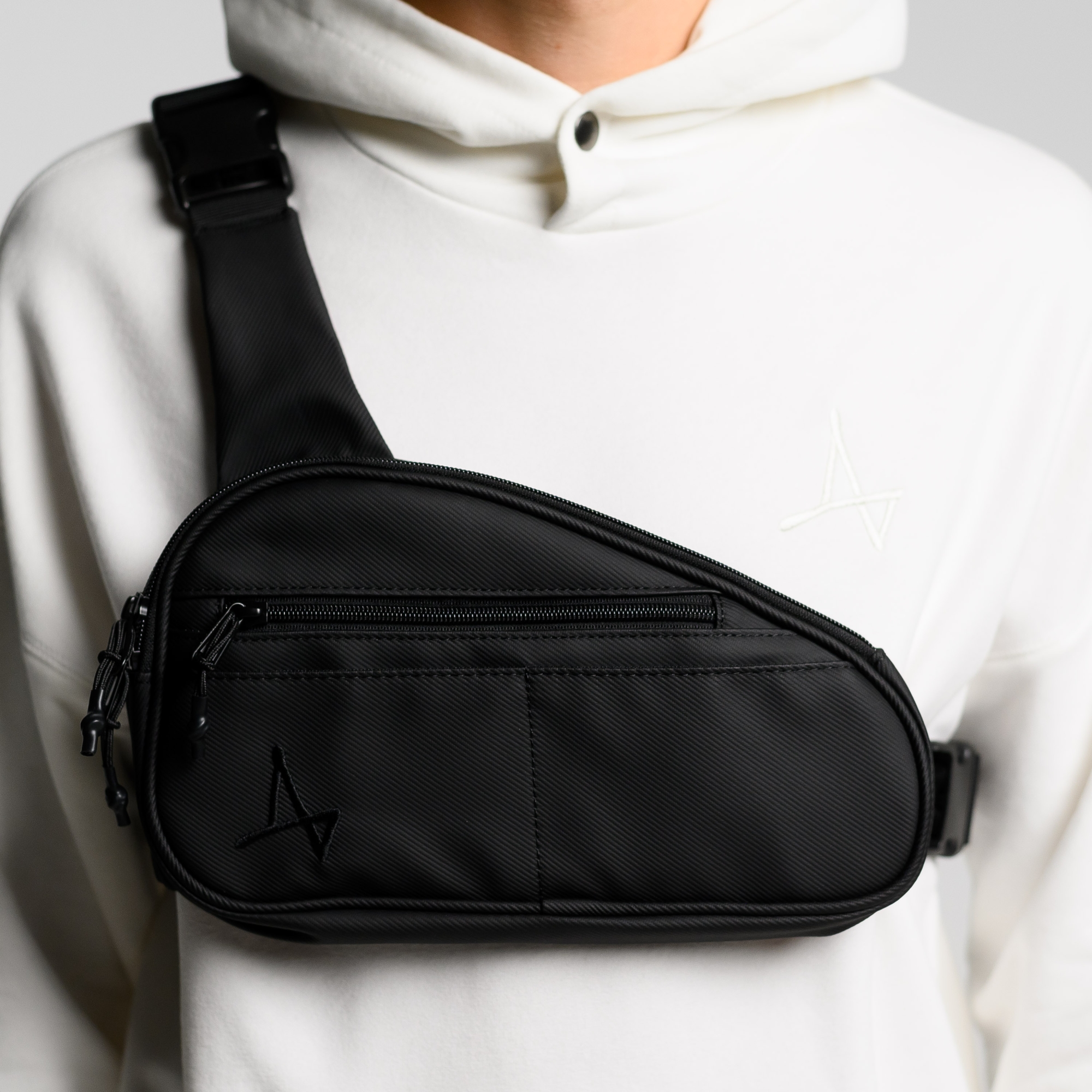 Нагрудная сумка