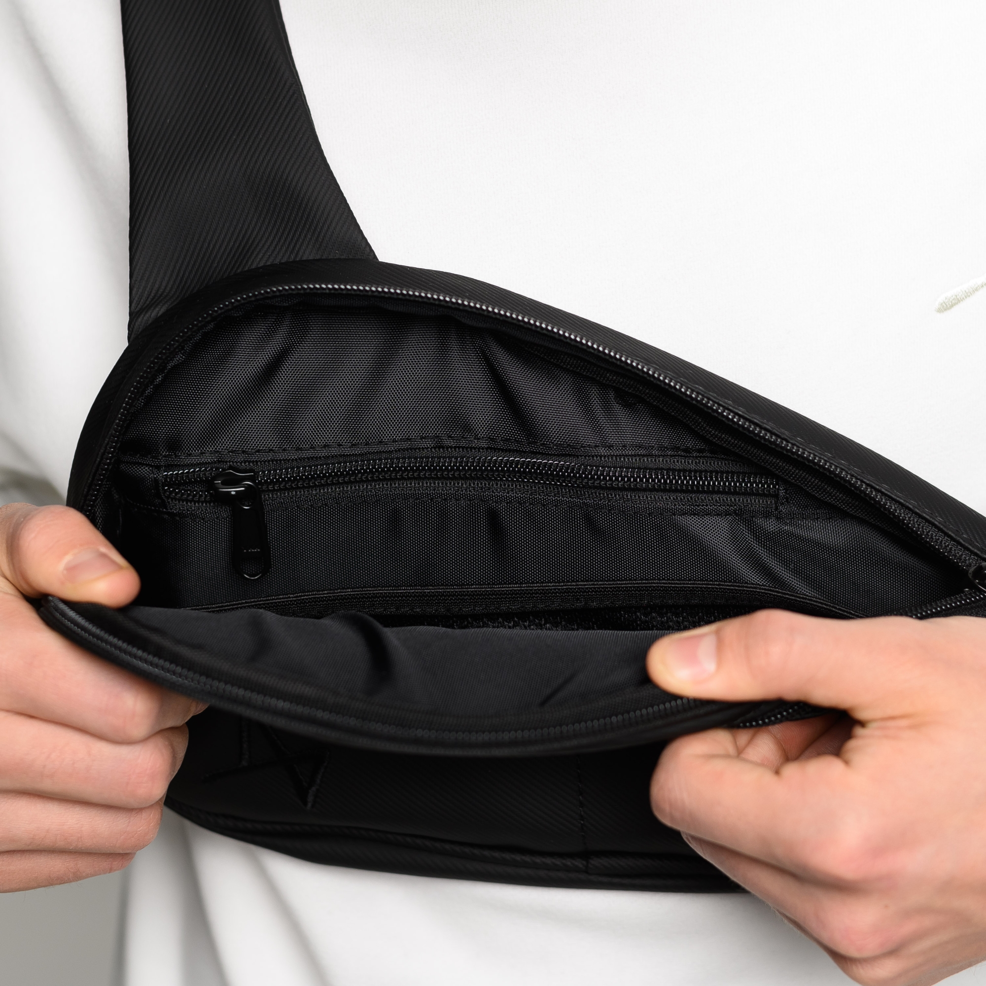 Нагрудная сумка