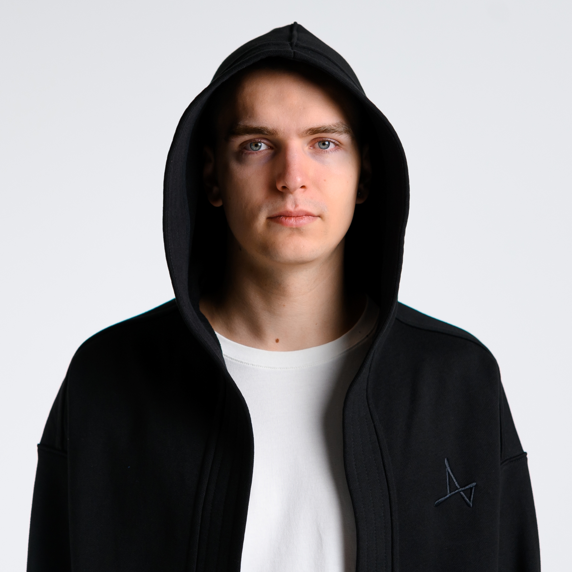 Удлиненное кимоно с капюшоном