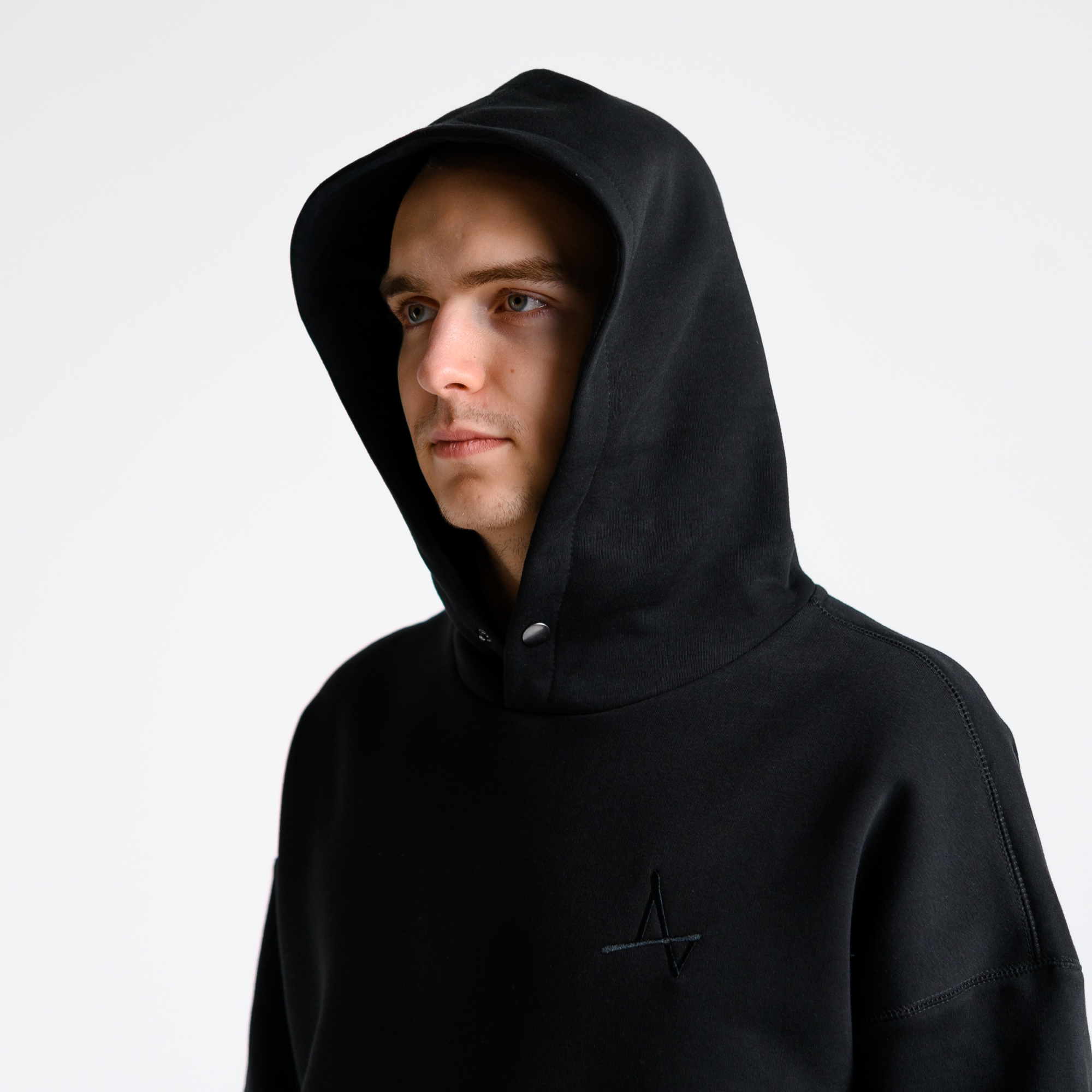 Утепленное худи Simple с кнопкой