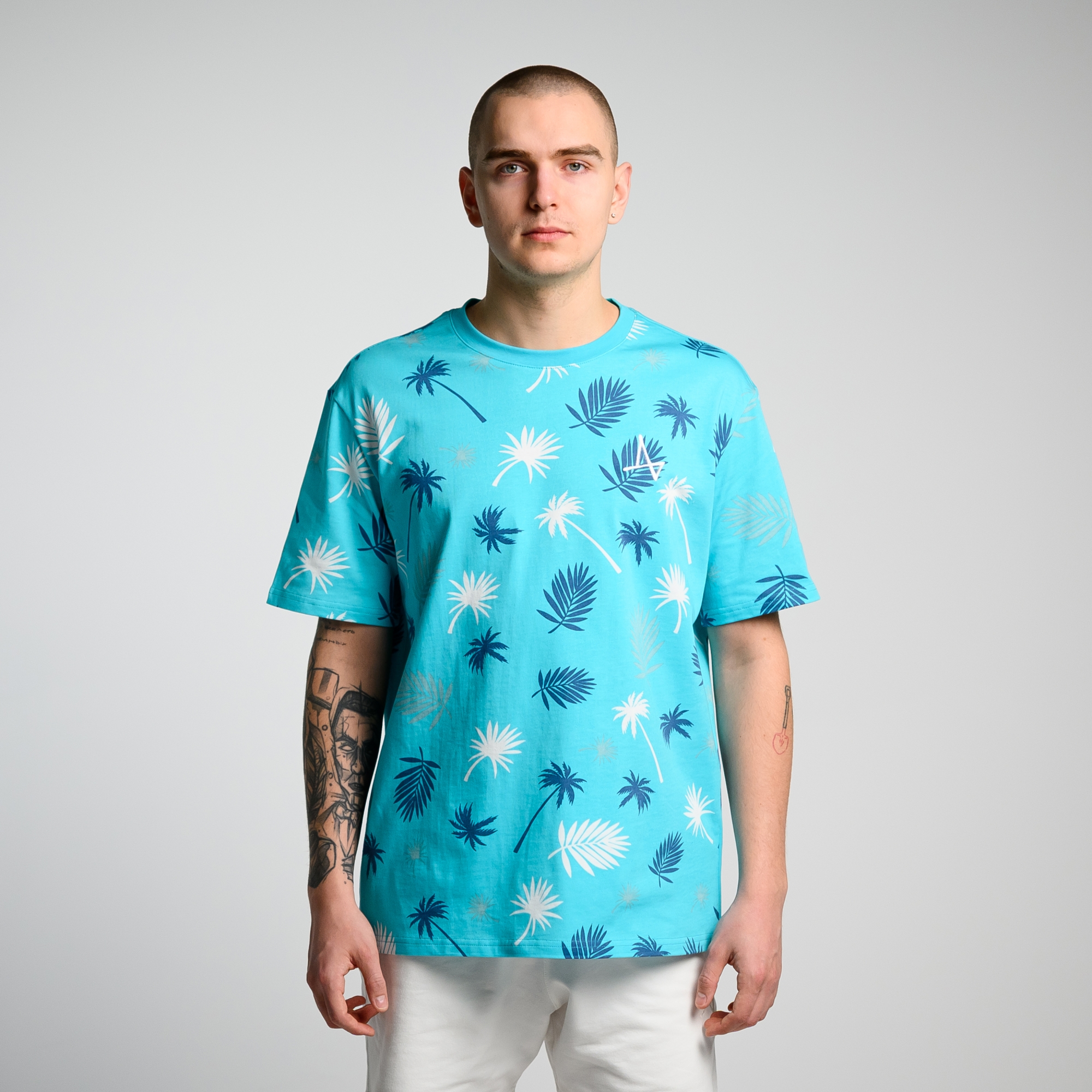 Футболка с пальмами