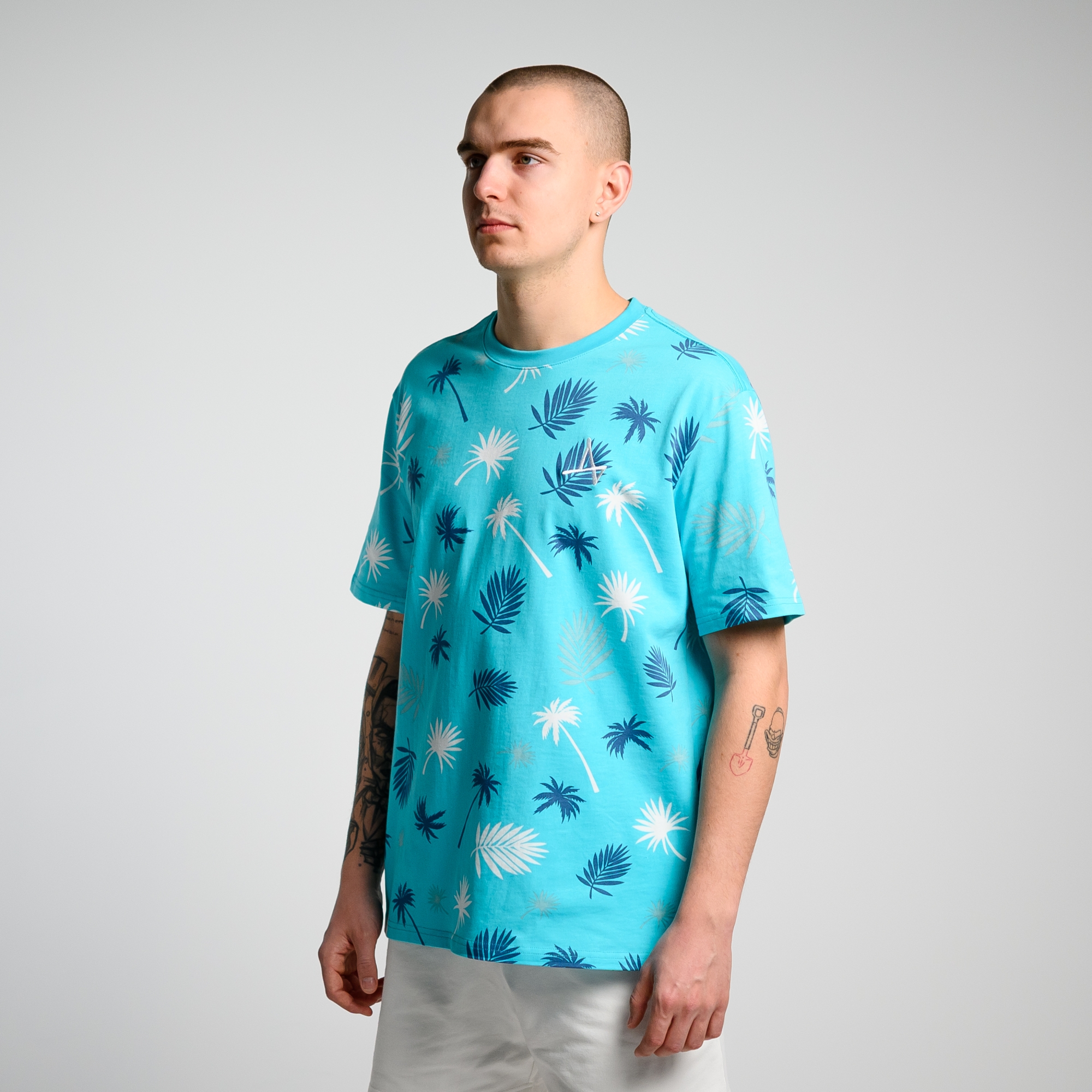 Футболка с пальмами