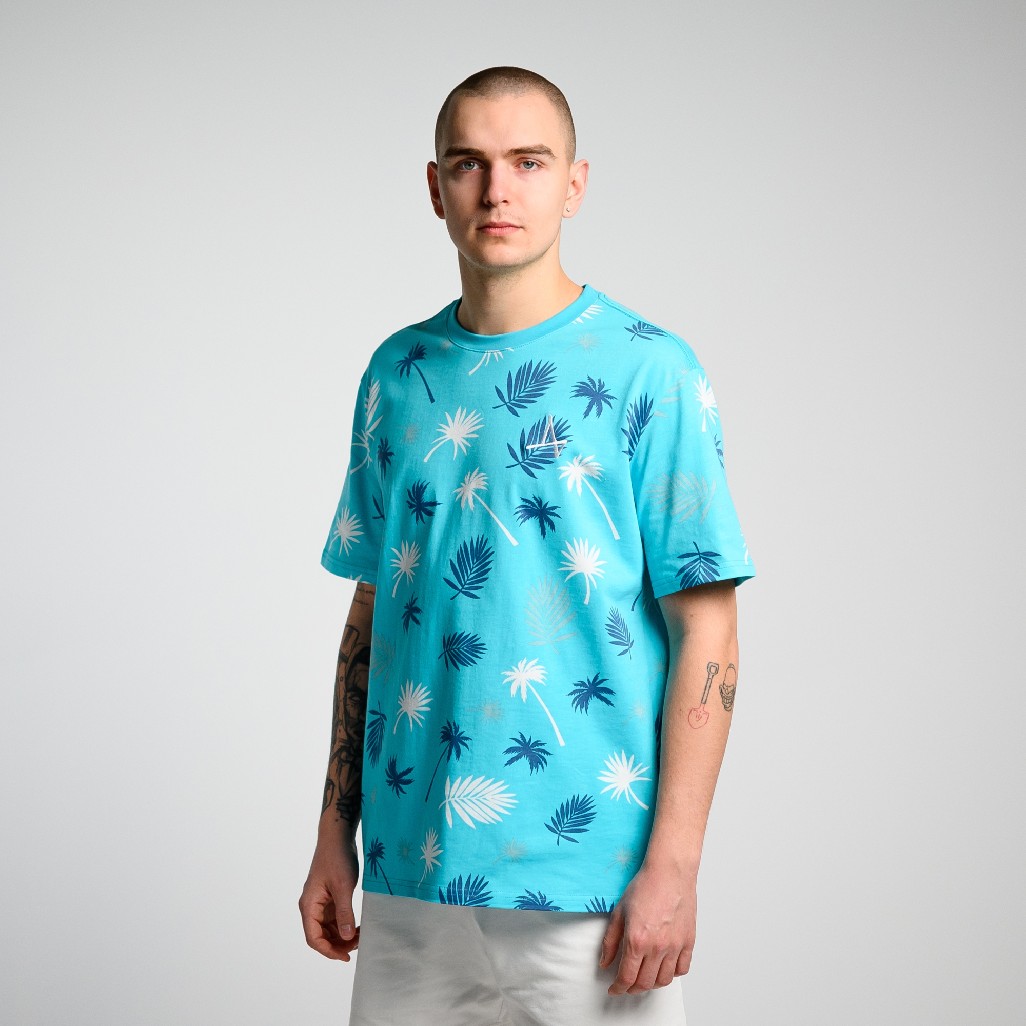 Футболка с пальмами