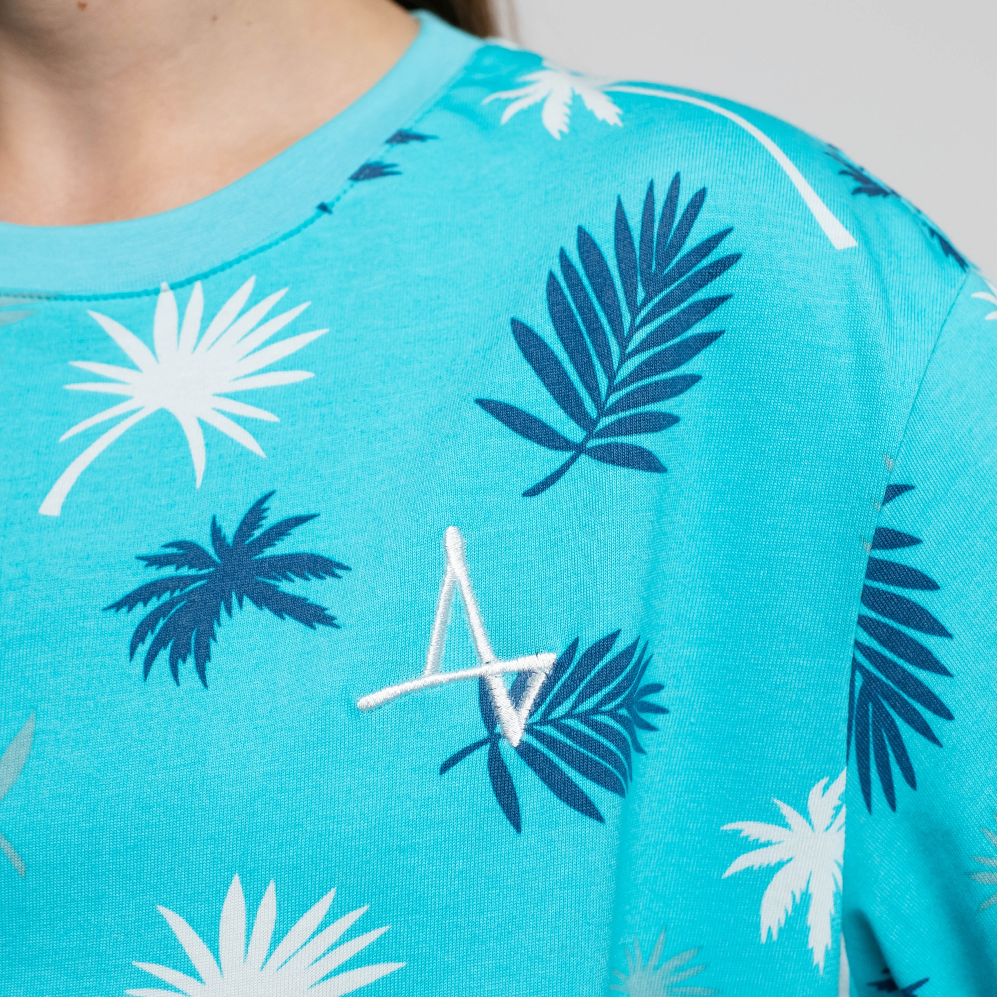Футболка с пальмами