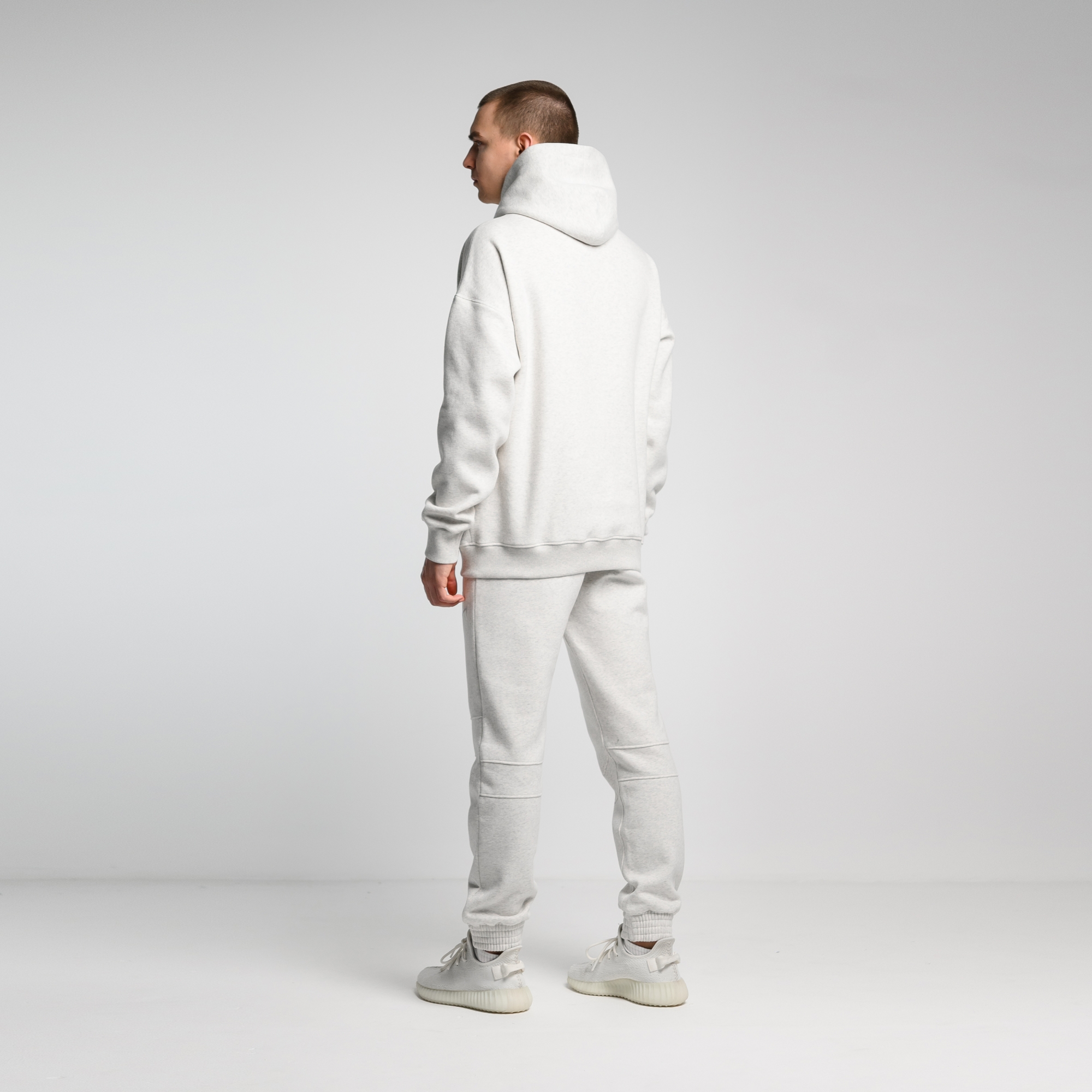 Утеплённое худи с кнопкой