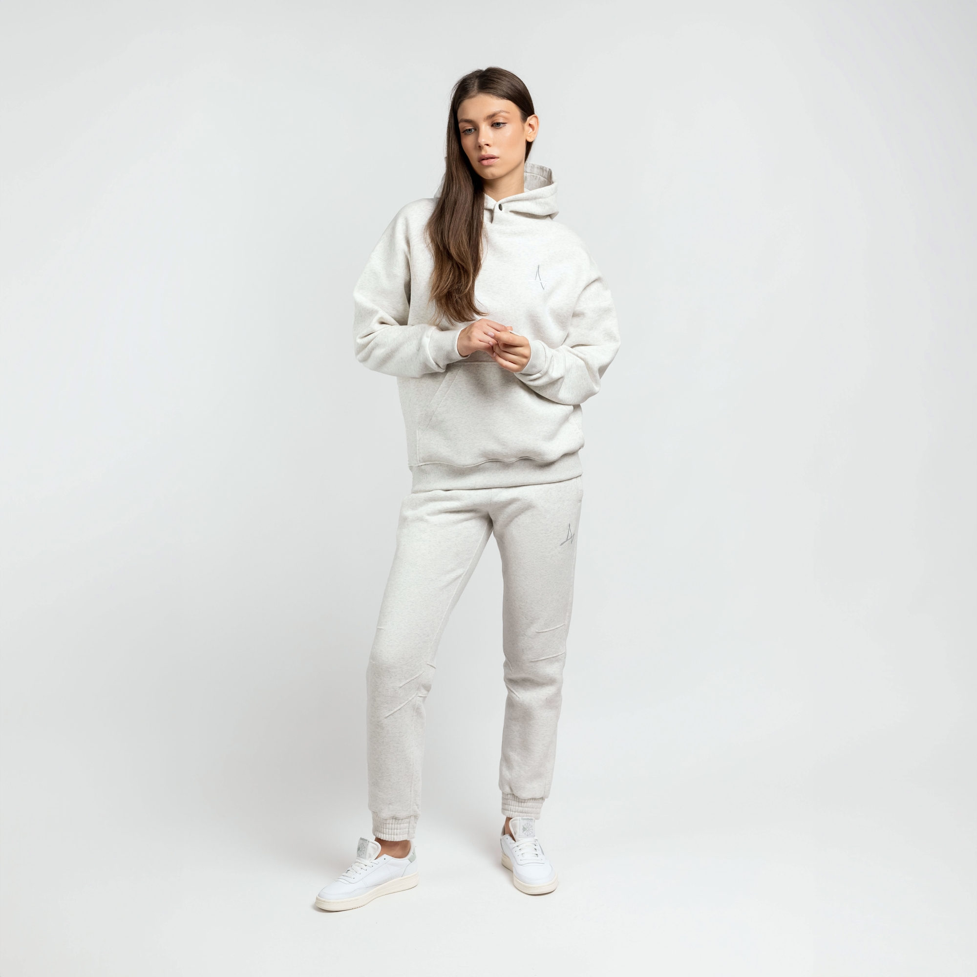 Утеплённое худи с кнопкой