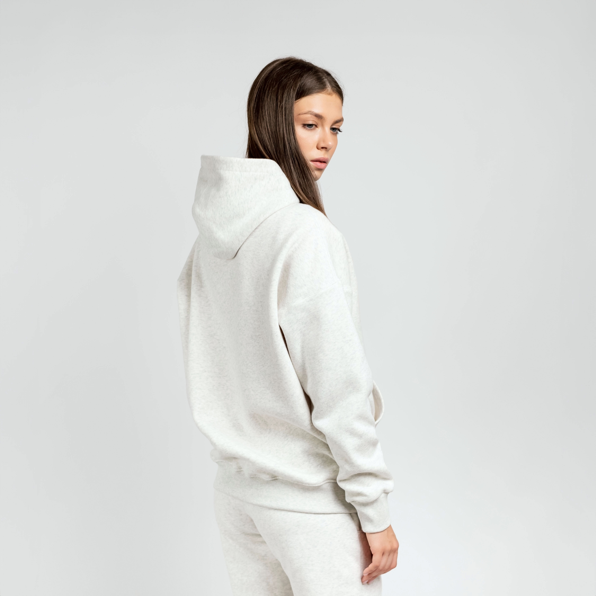 Утеплённое худи с кнопкой