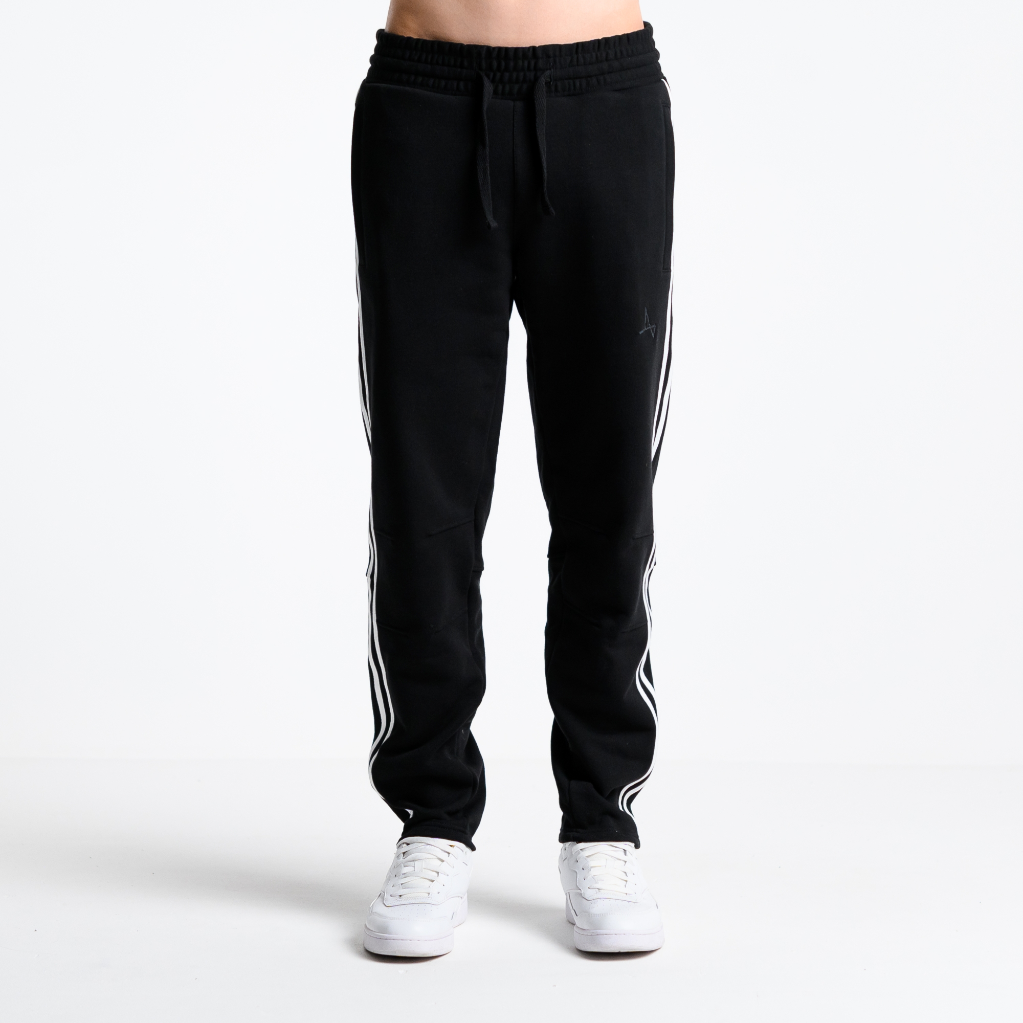 Брюки с лампасами