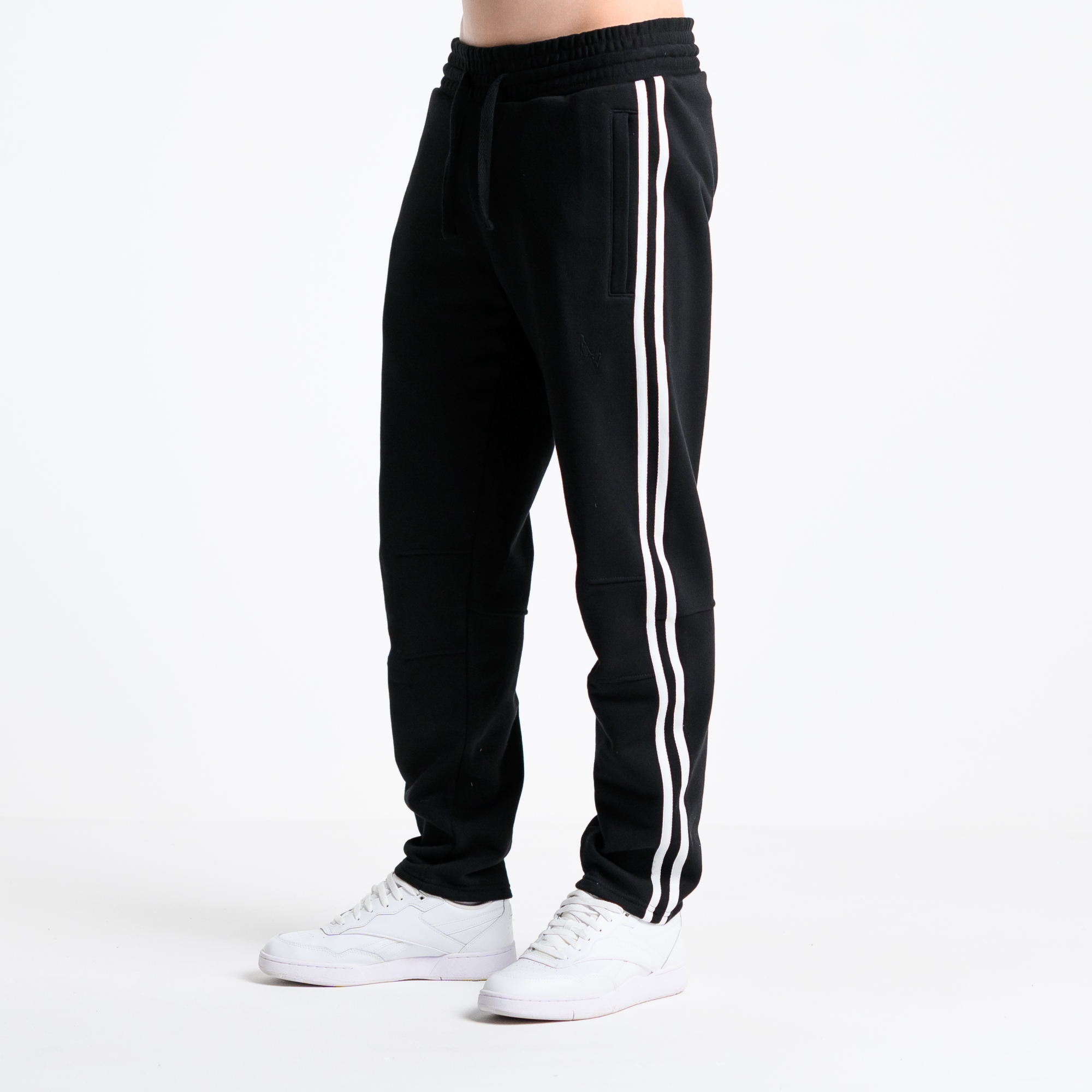 Брюки с лампасами