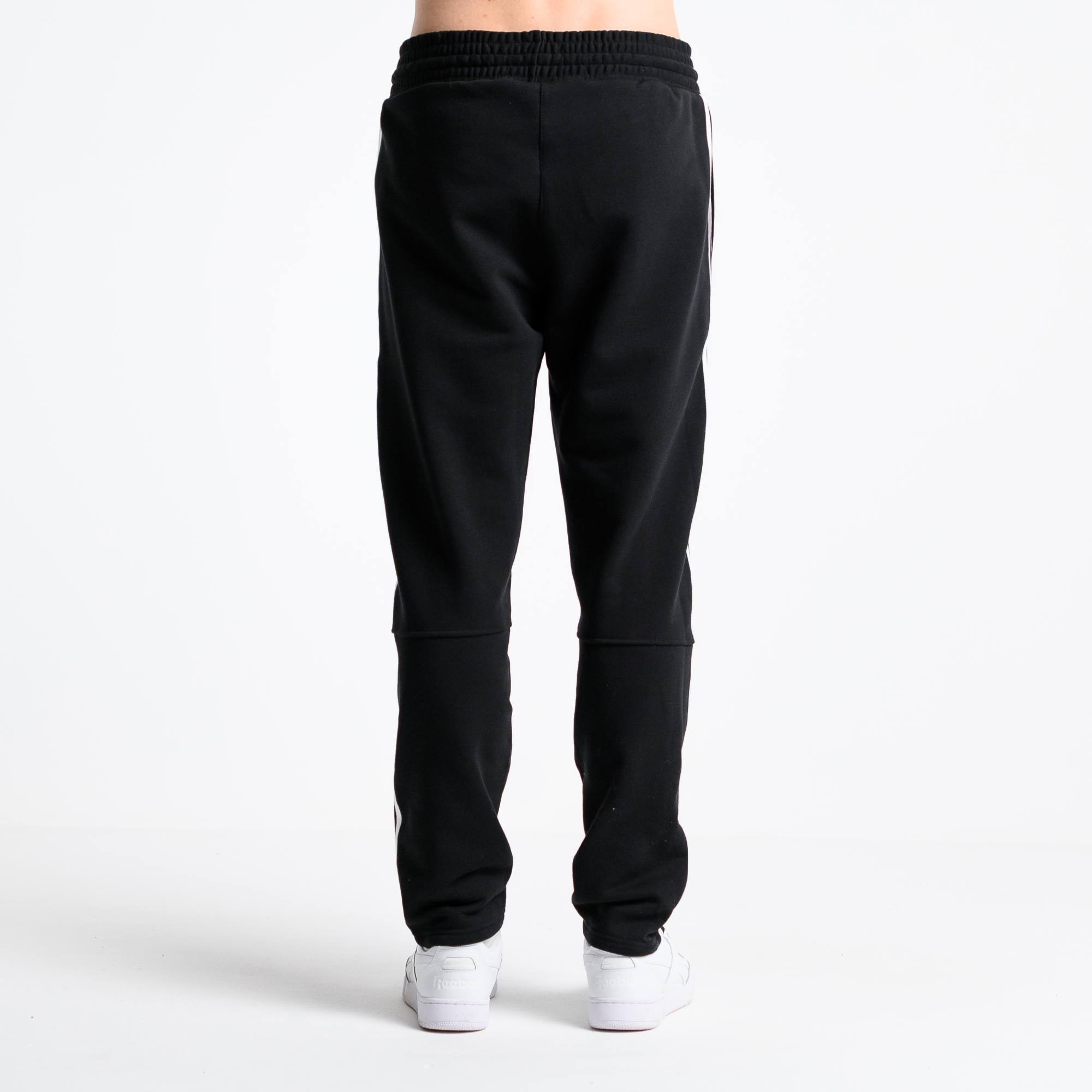 Брюки с лампасами