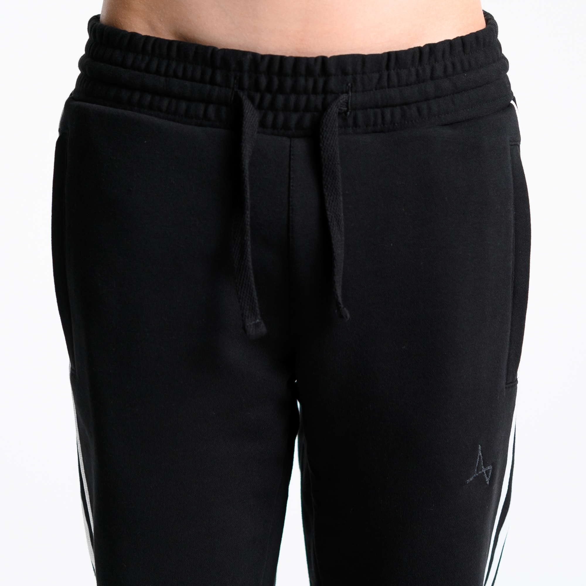 Брюки с лампасами