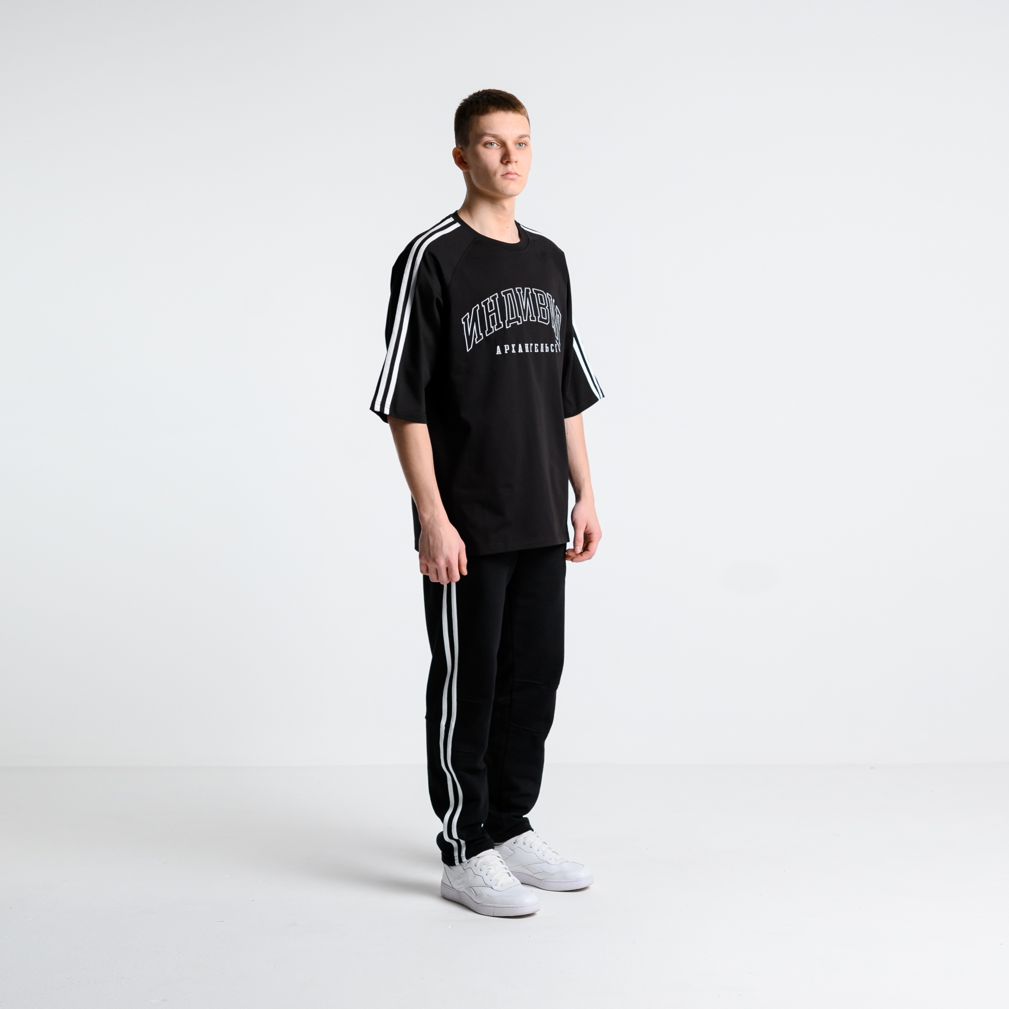 Брюки с лампасами