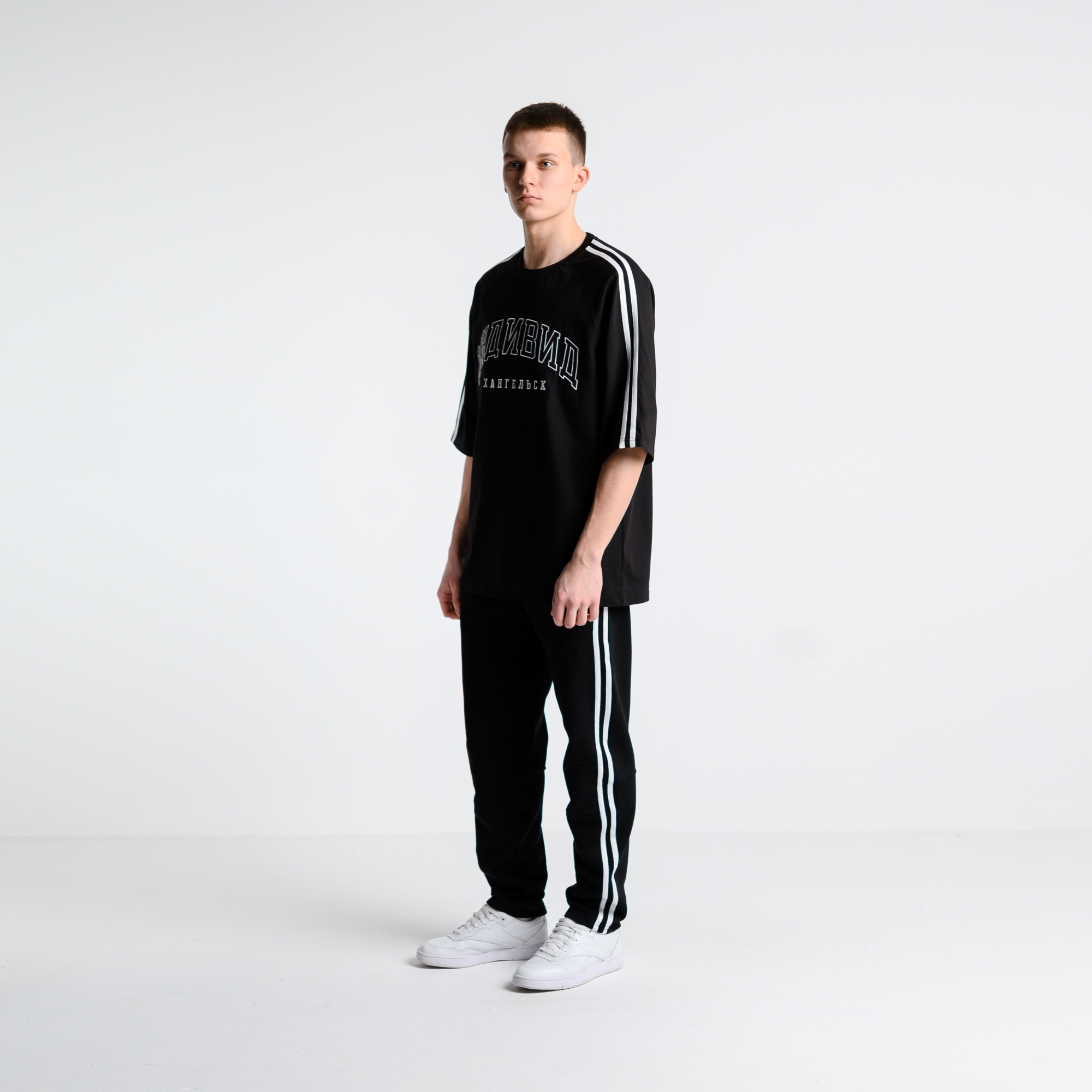 Брюки с лампасами