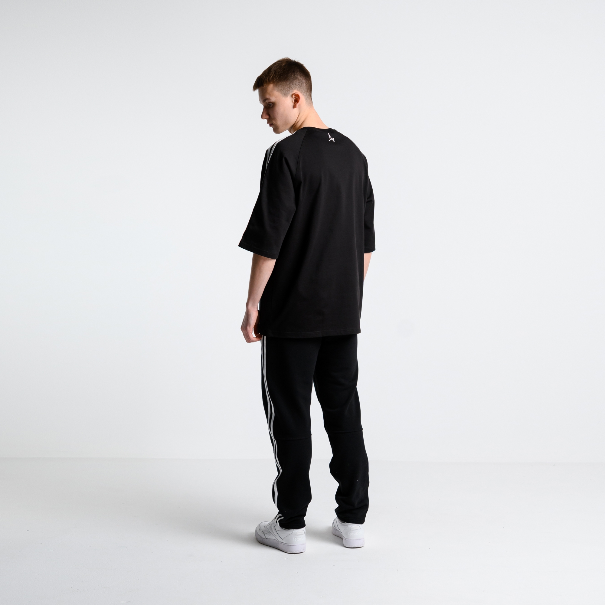 Брюки с лампасами