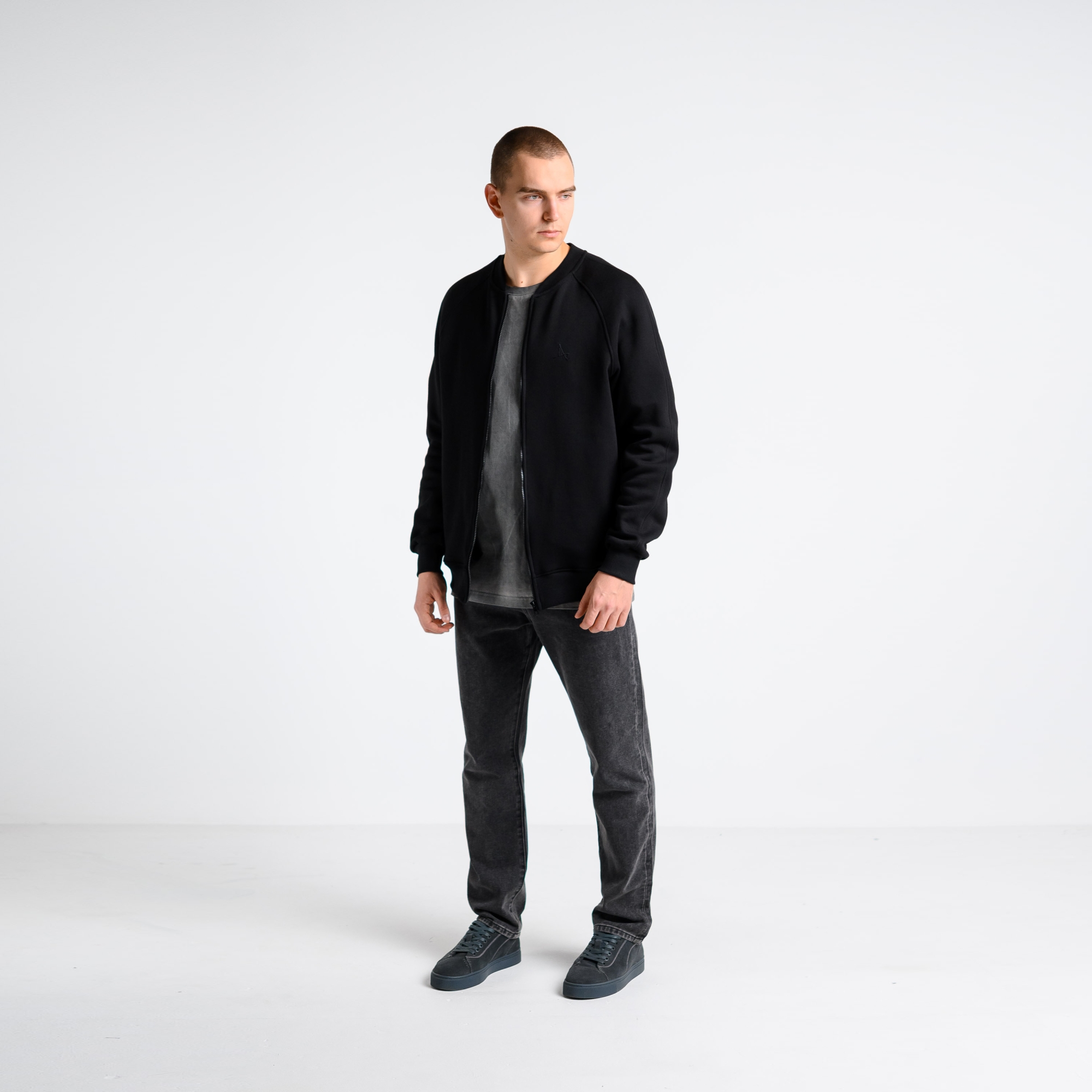 Утеплённая толстовка на молнии