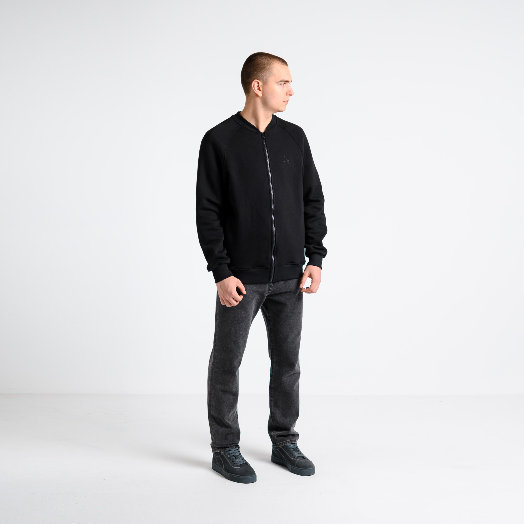 Утеплённая толстовка на молнии