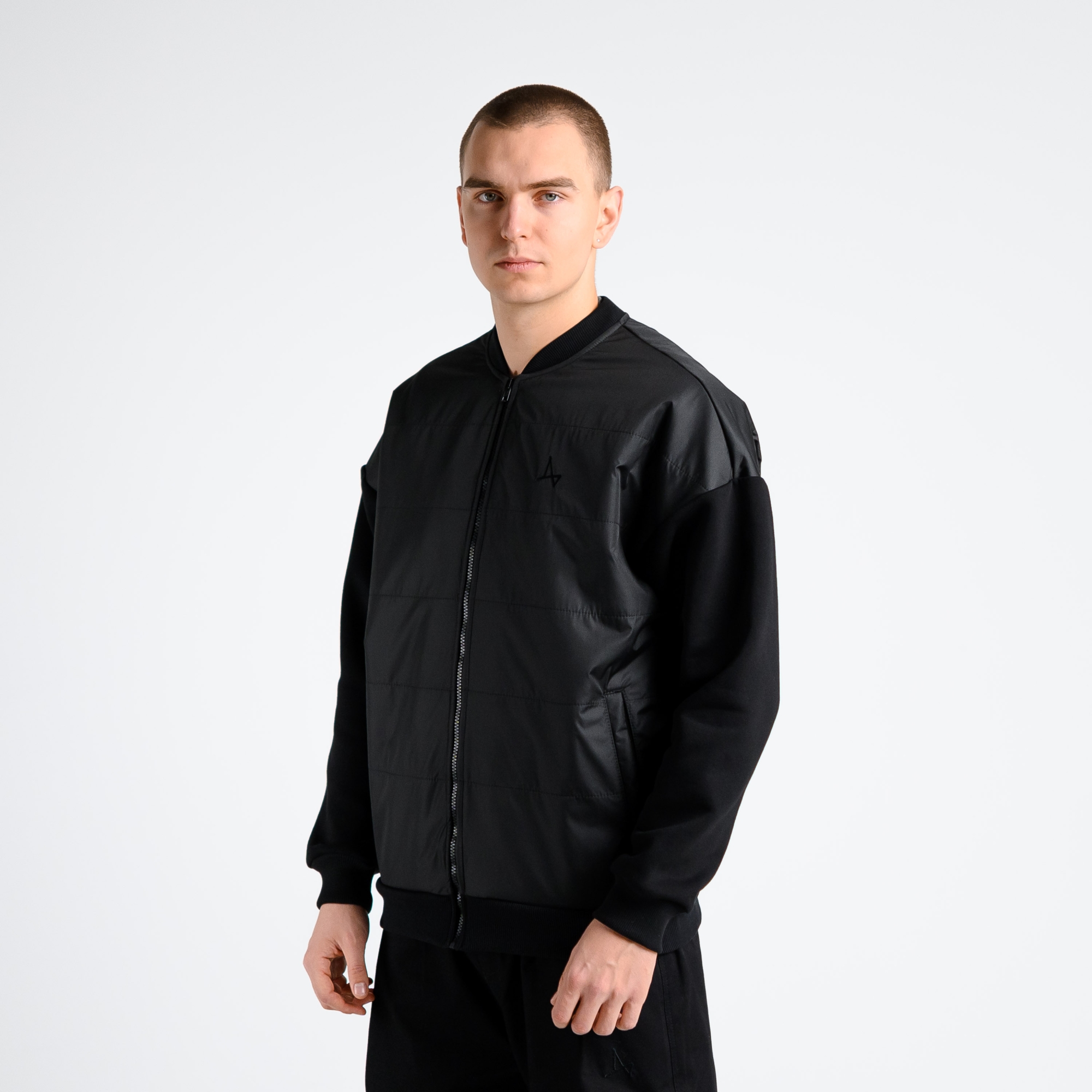 Утеплённая толстовка на молнии