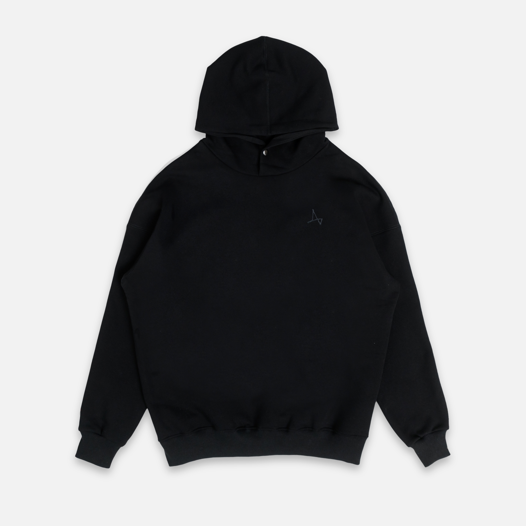 Утеплённое худи с вышивкой