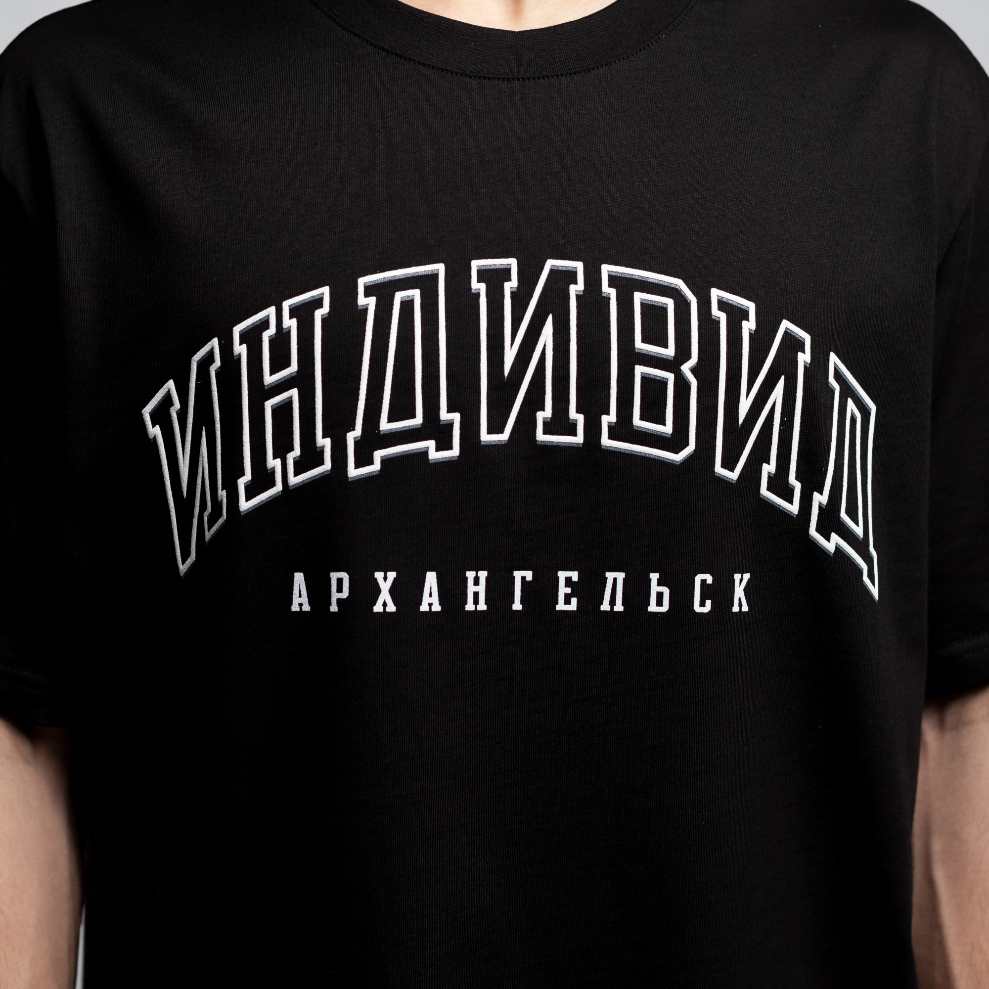 Футболка c логотипом