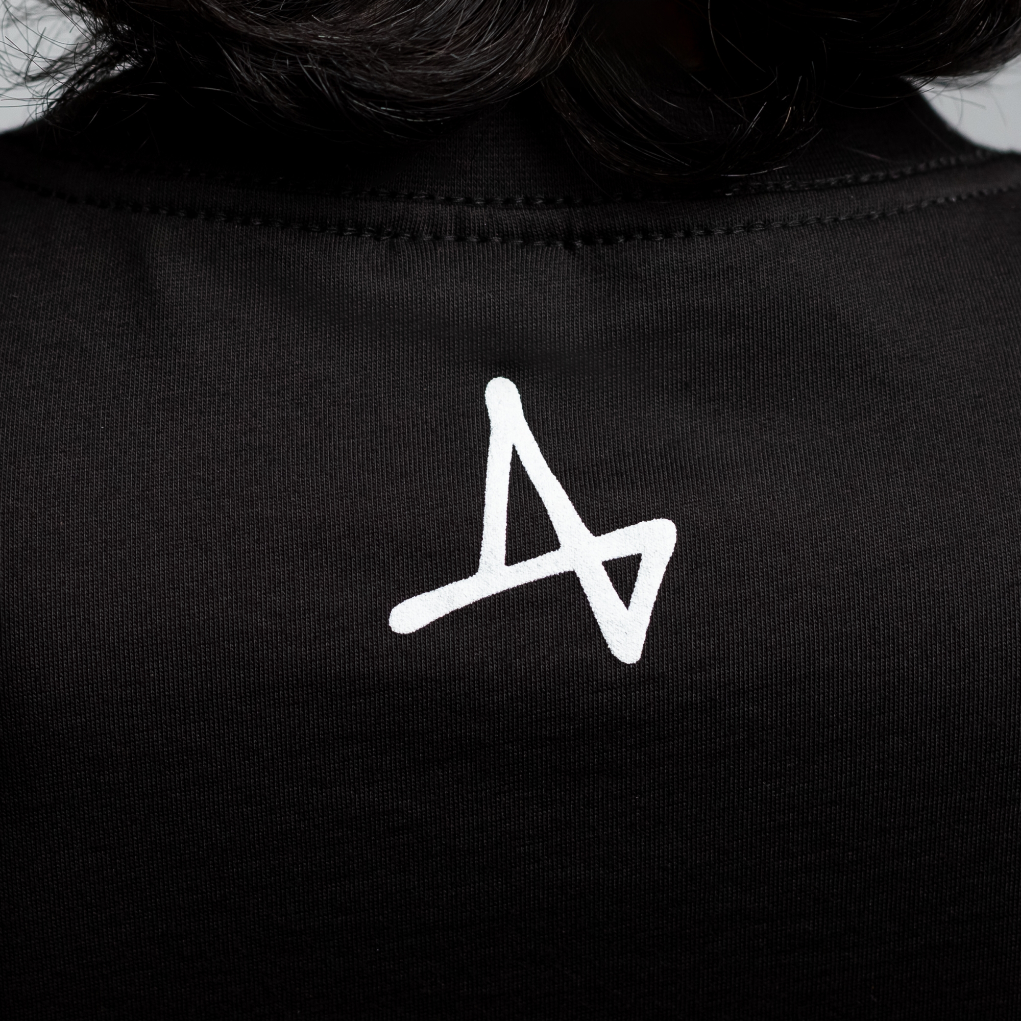 Футболка c логотипом