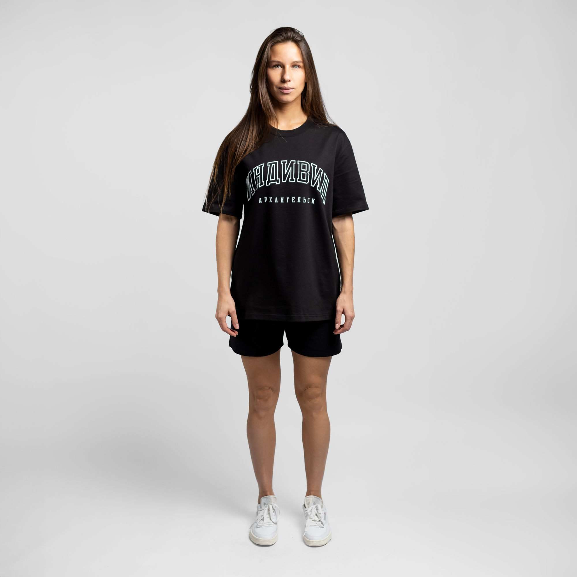 Футболка c логотипом