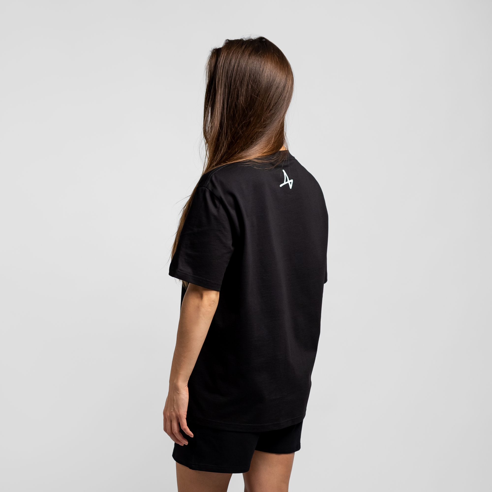 Футболка c логотипом