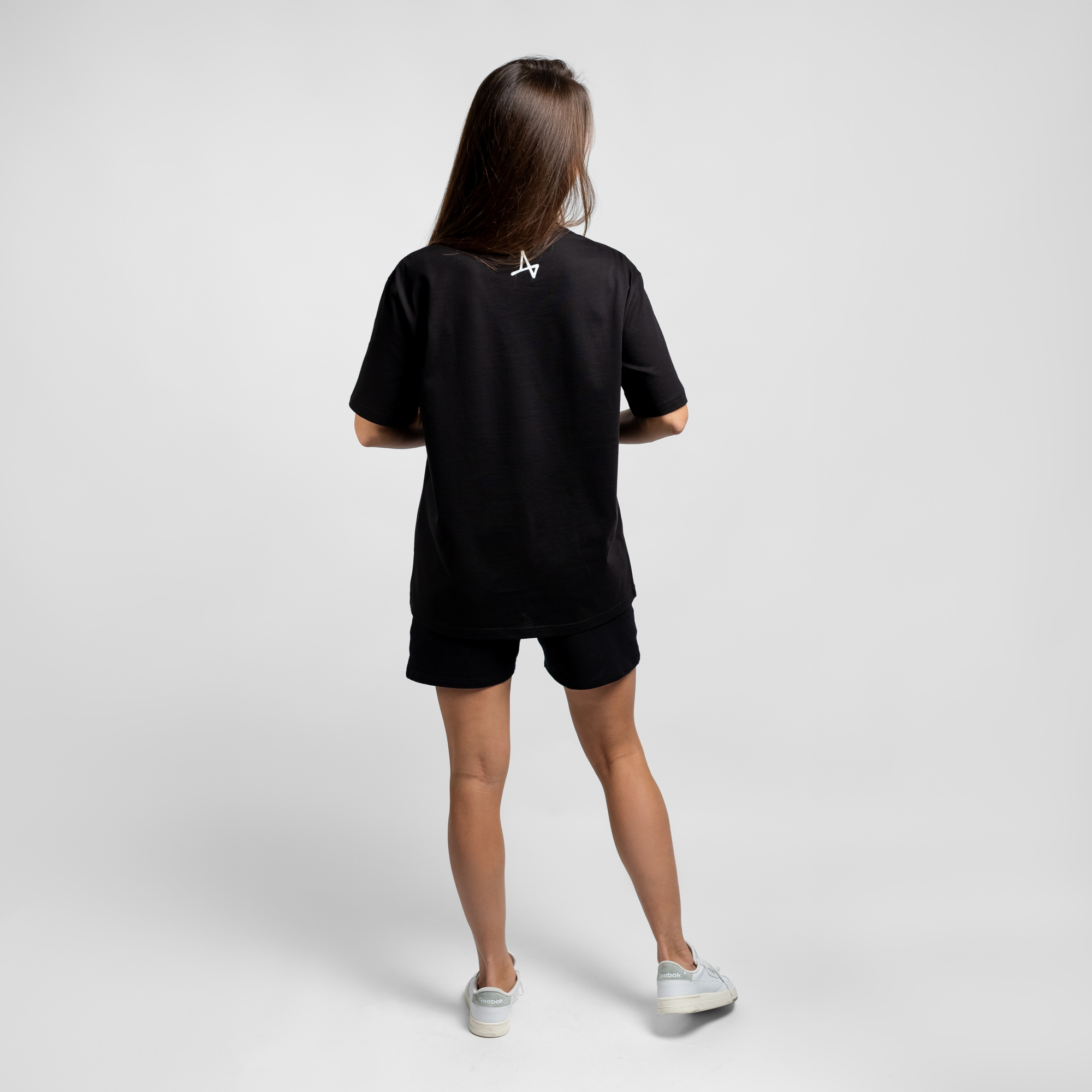 Футболка c логотипом