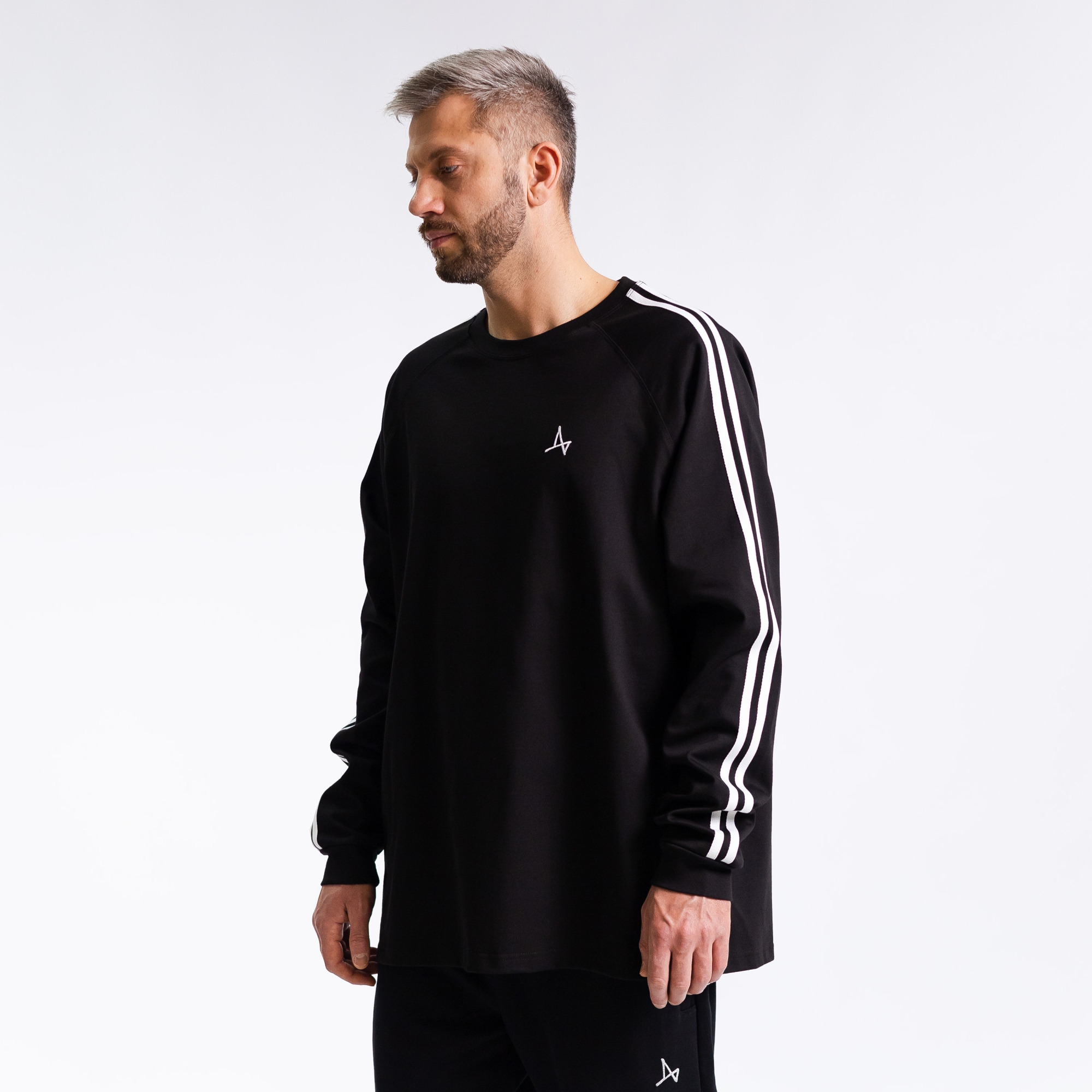 Лонгслив c лампасами