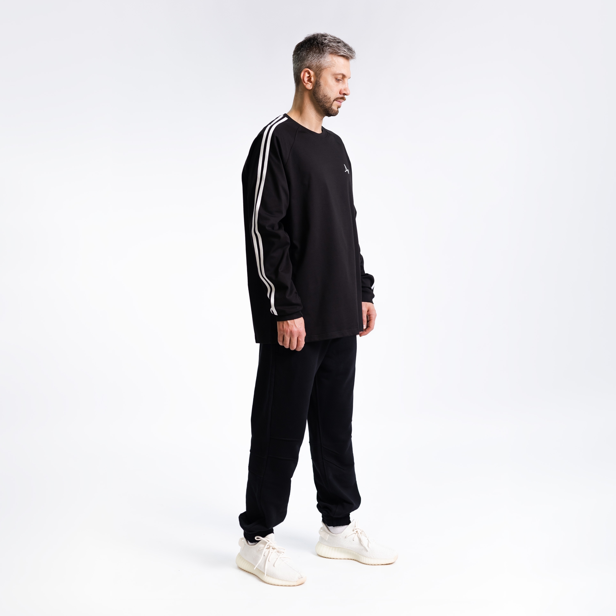 Лонгслив c лампасами