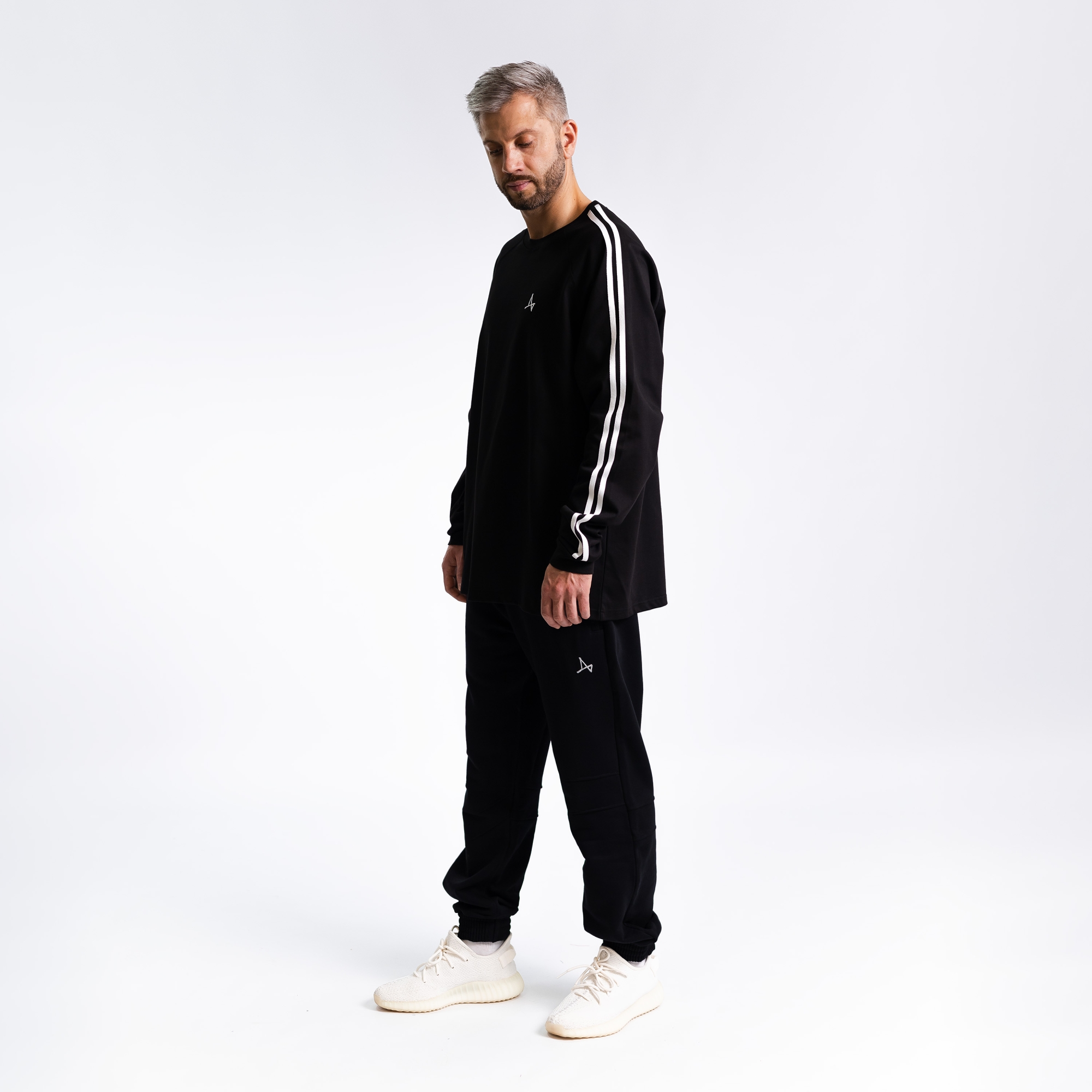 Лонгслив c лампасами