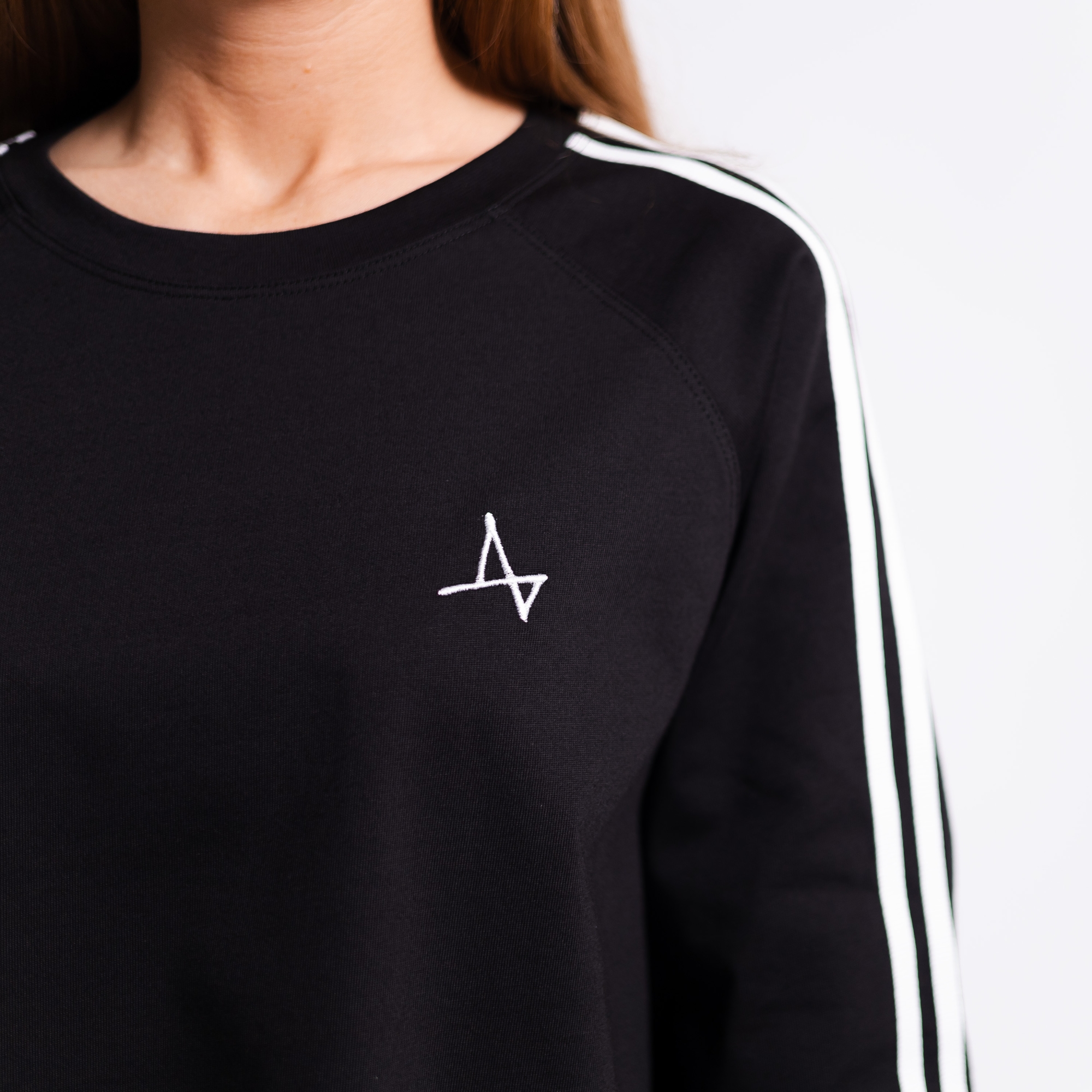 Лонгслив c лампасами