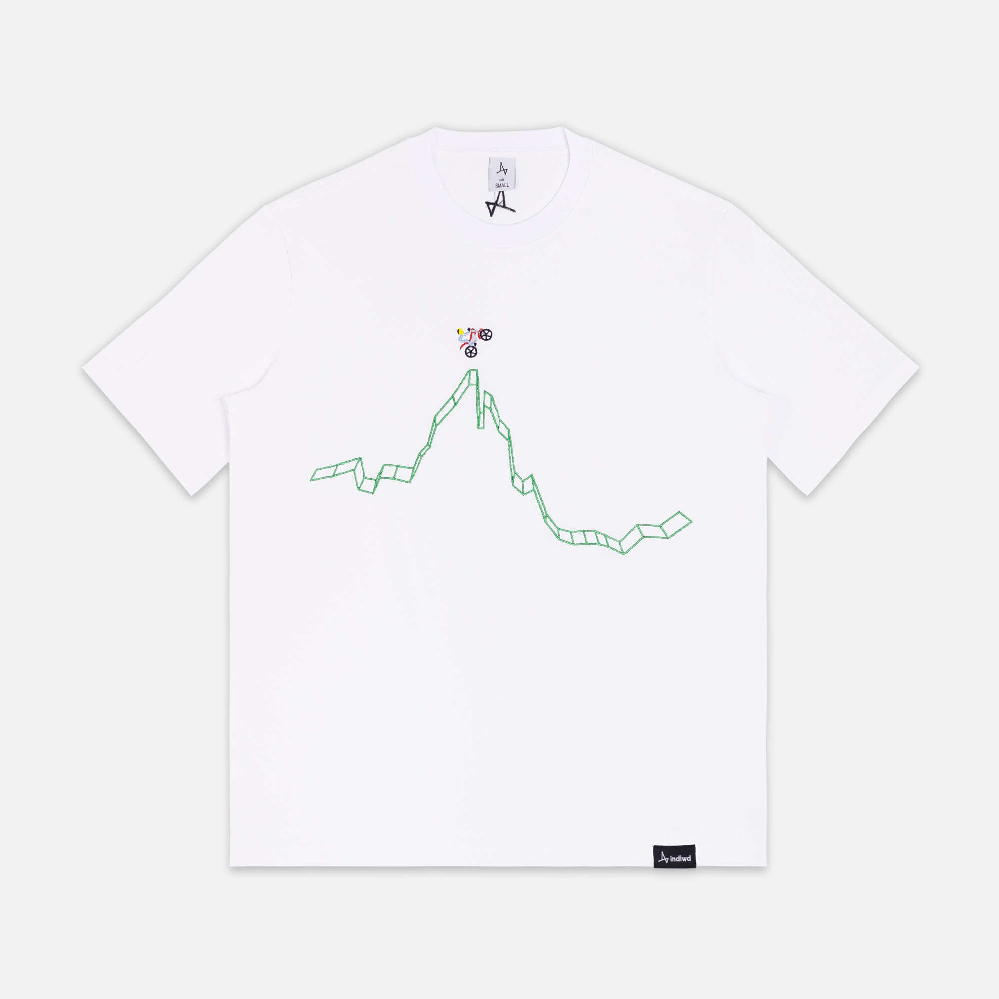 Футболка с вышивкой