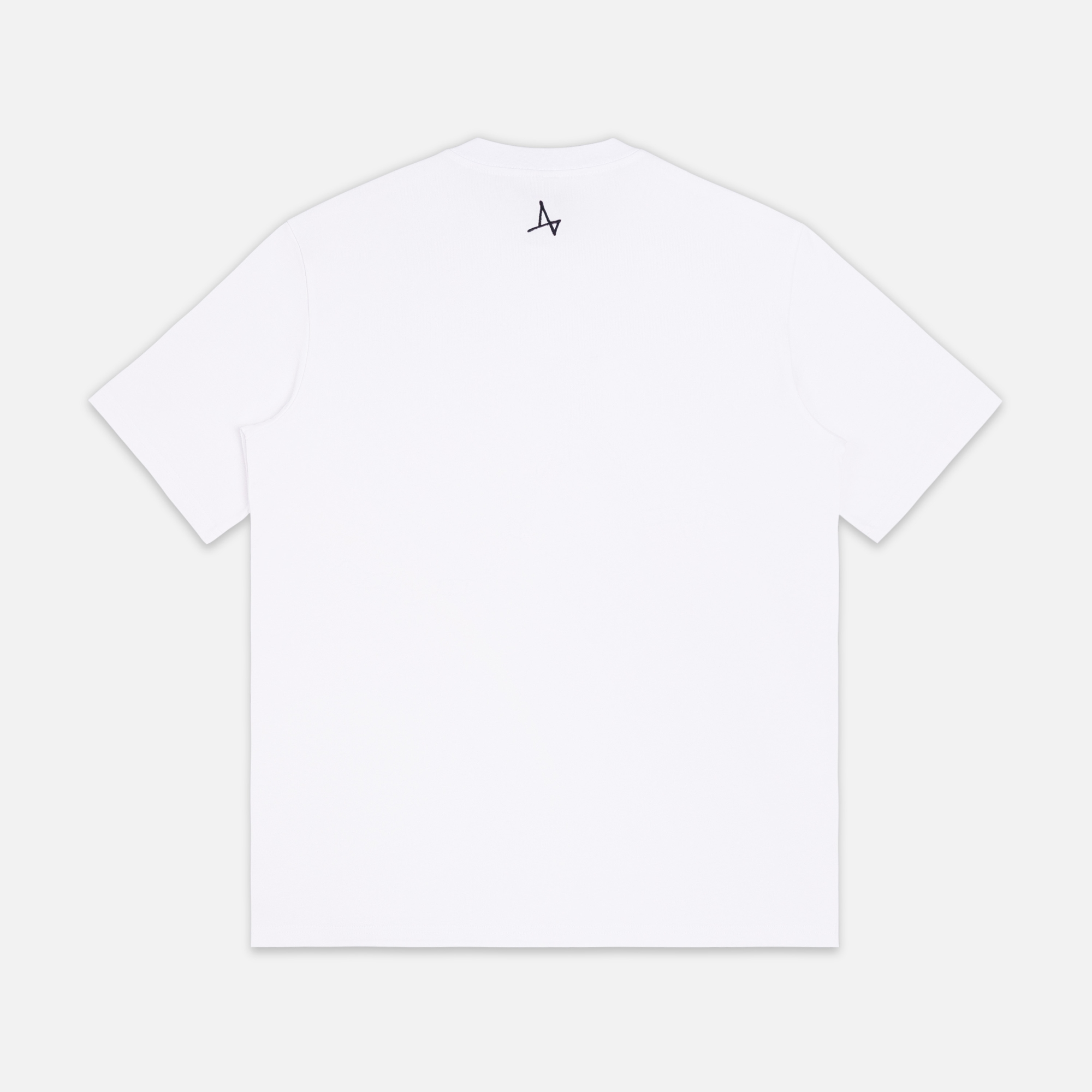 Футболка с вышивкой