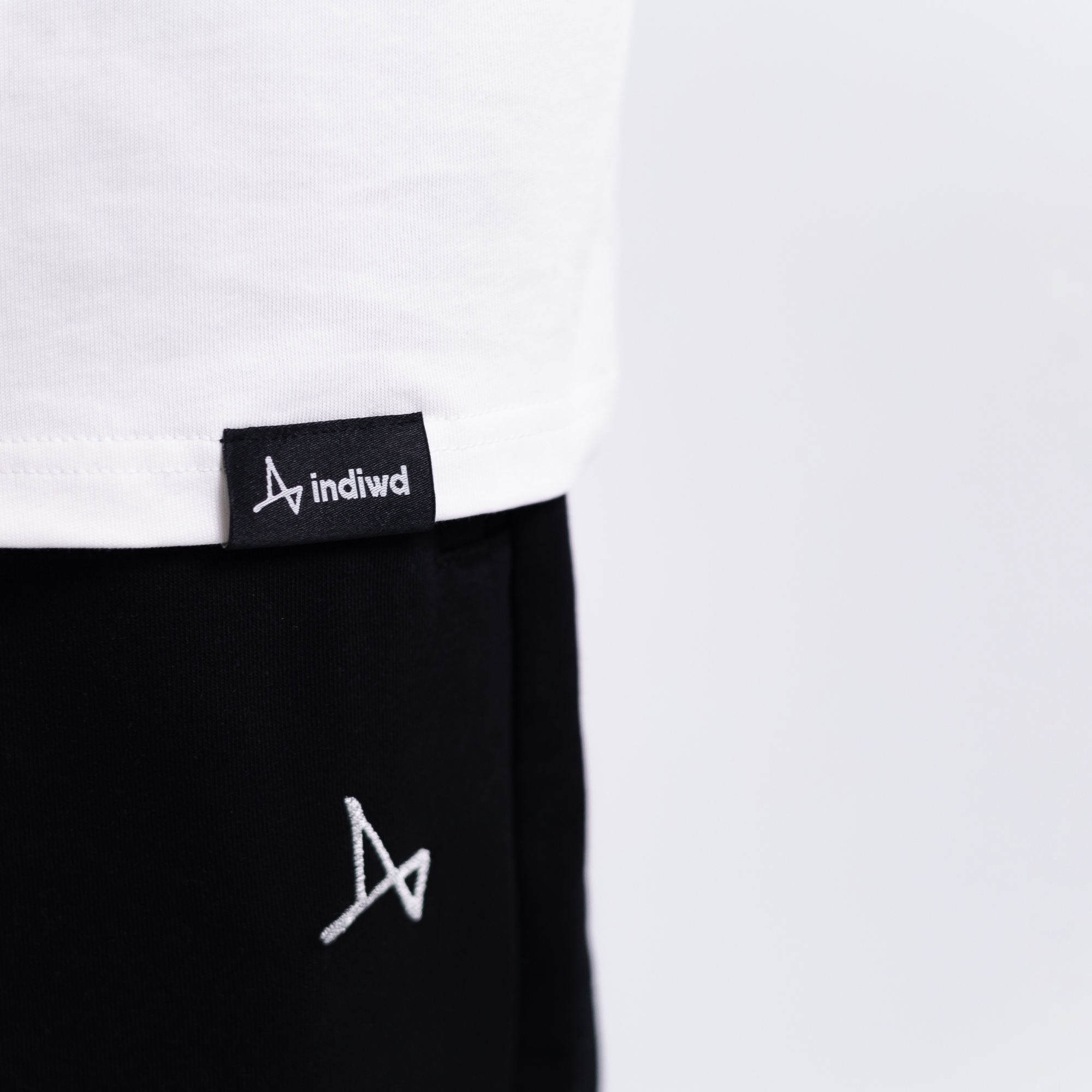 Футболка с вышивкой