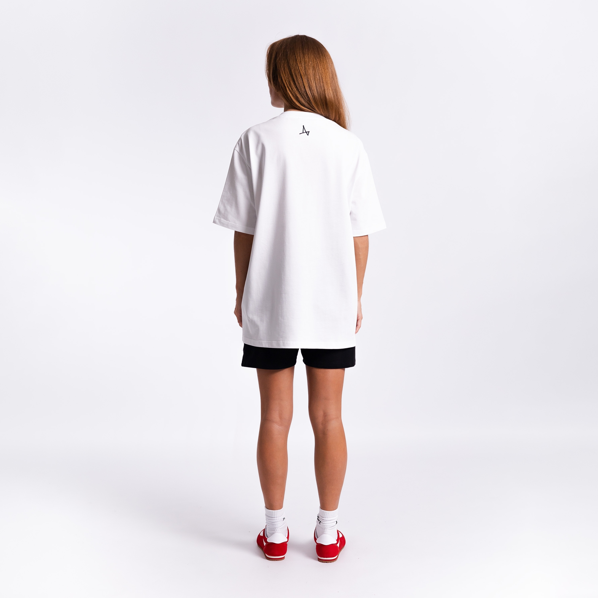 Футболка с вышивкой