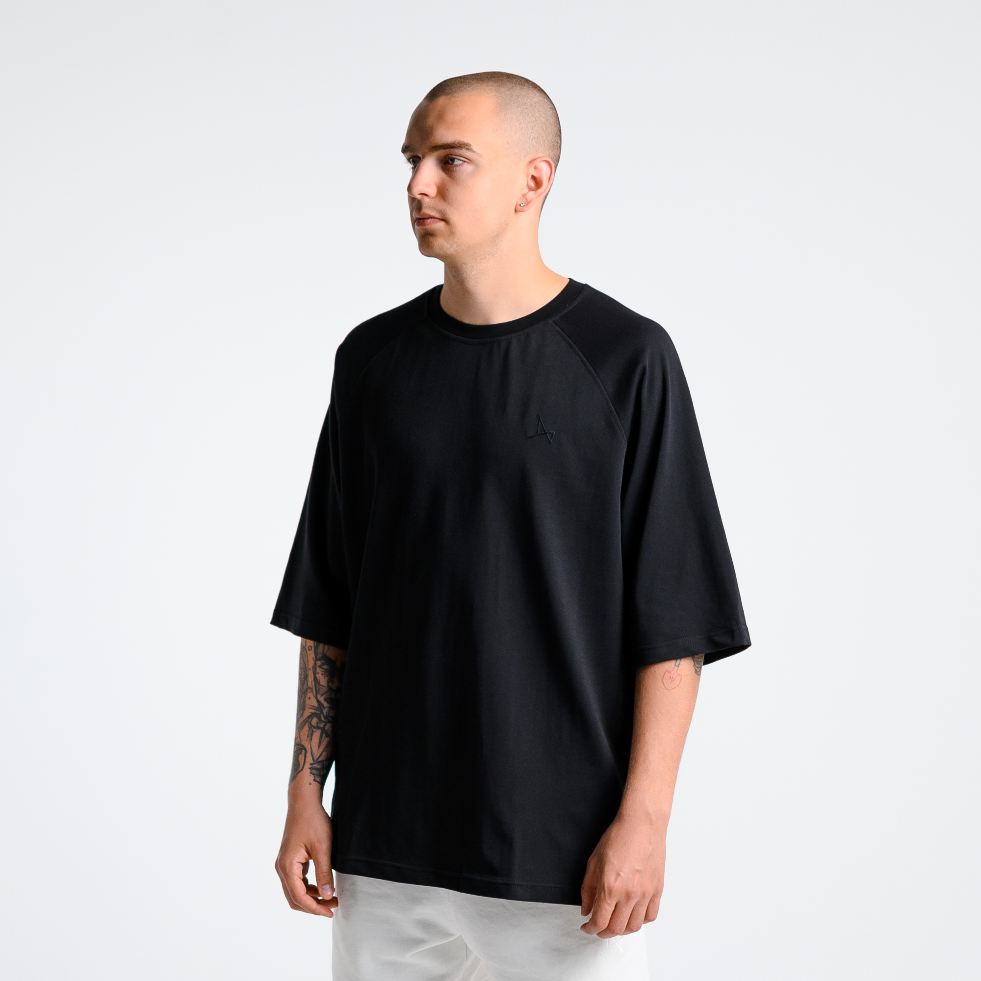 Футболка реглан с удлиненным рукавом