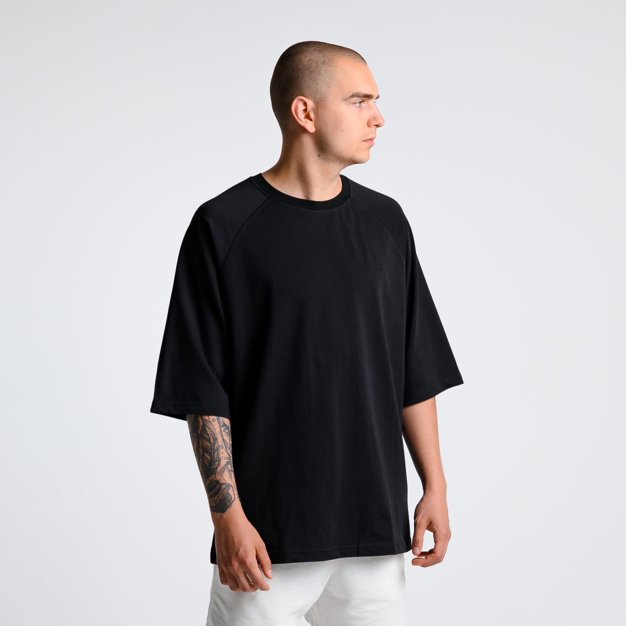 Футболка реглан с удлиненным рукавом